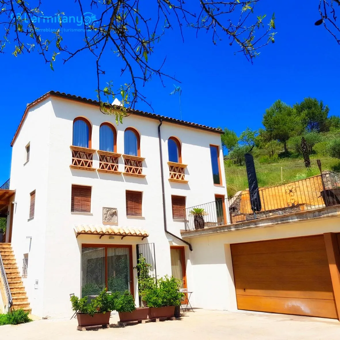 Property building in Ca l' Ermitanyo- Casa Torre Blanca