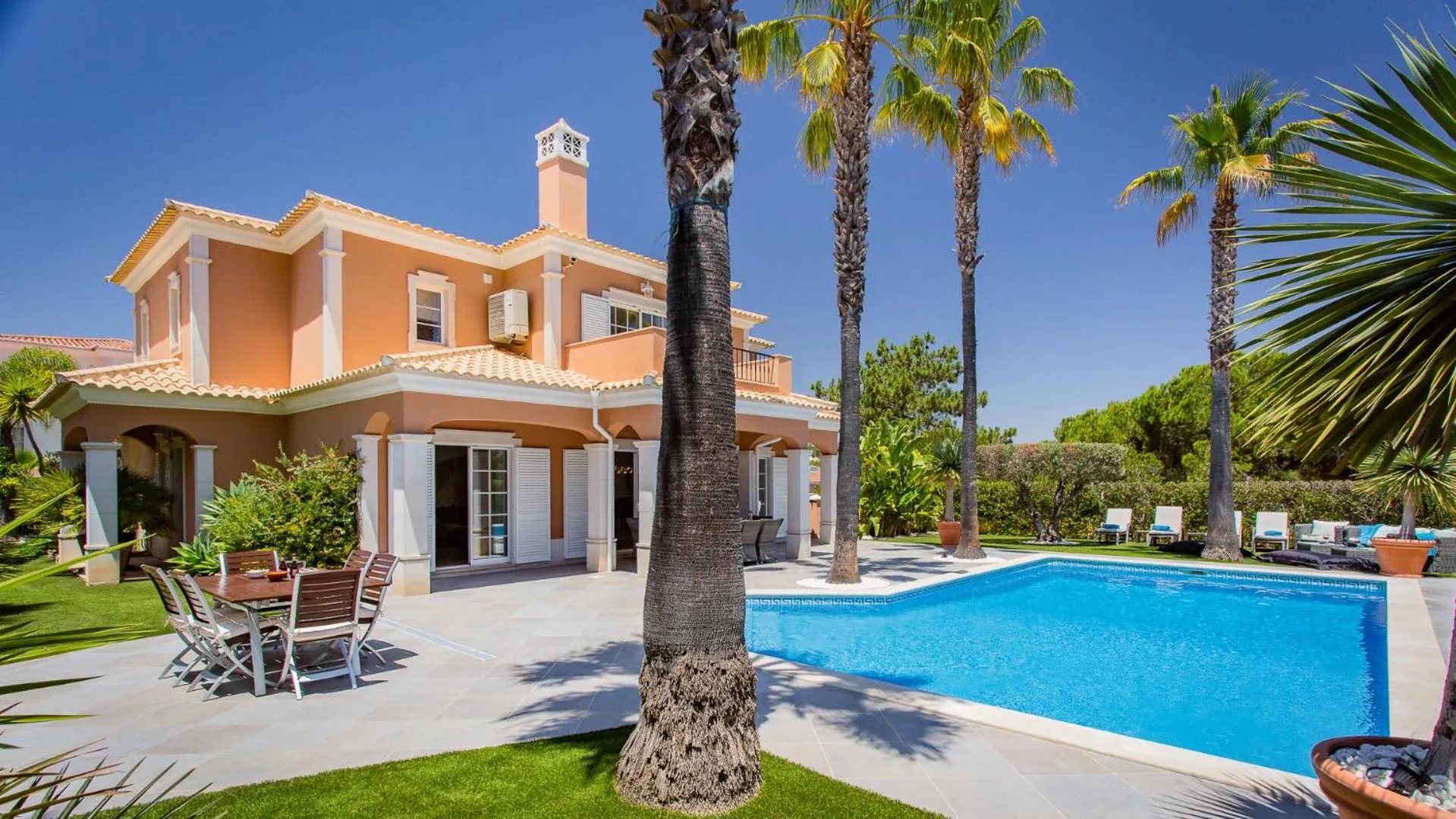 Swimming pool in Villa Natura - Varandas do Lago