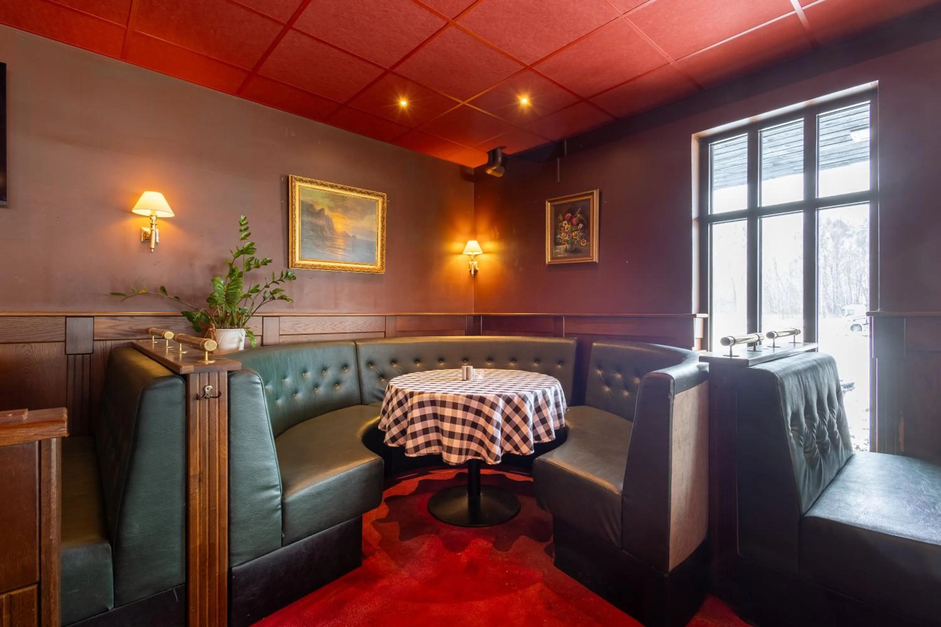 Restaurant/places to eat in Halmstad Hotel Apartments