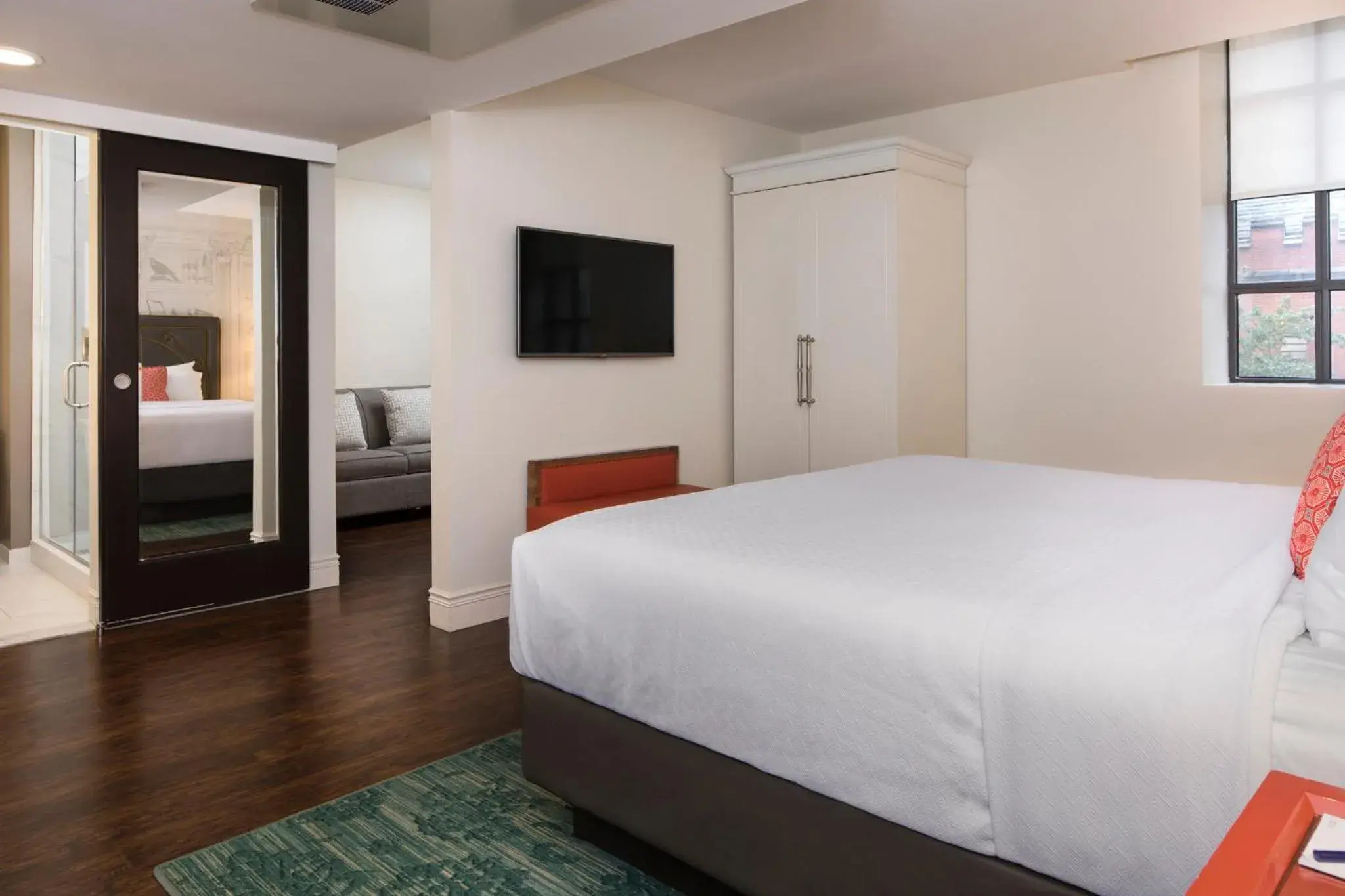 Photo of the whole room, Bed in Hotel Indigo Baltimore Downtown by IHG Photo of the whole room, Bed in Hotel Indigo Baltimore Downtown by IHG