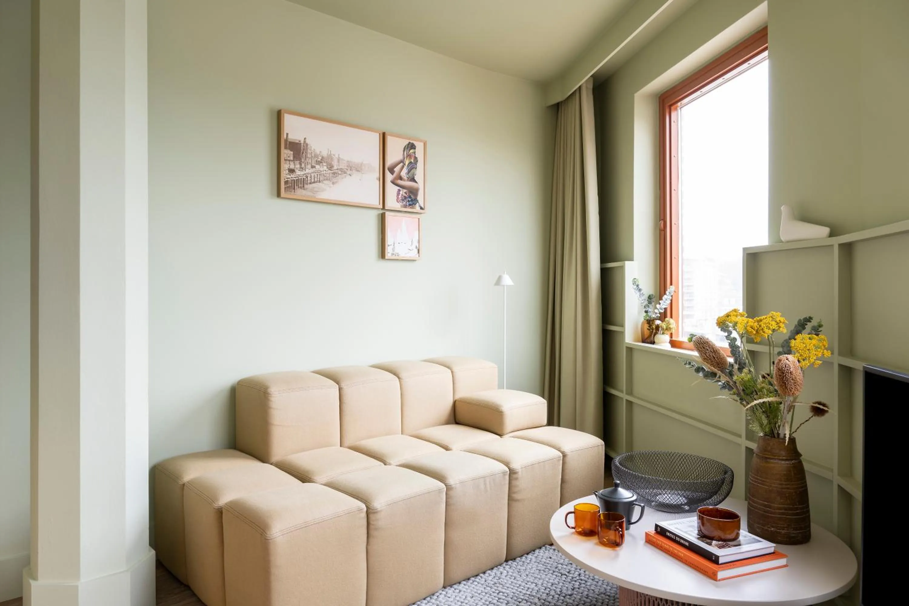 Living room in Locke at Broken Wharf