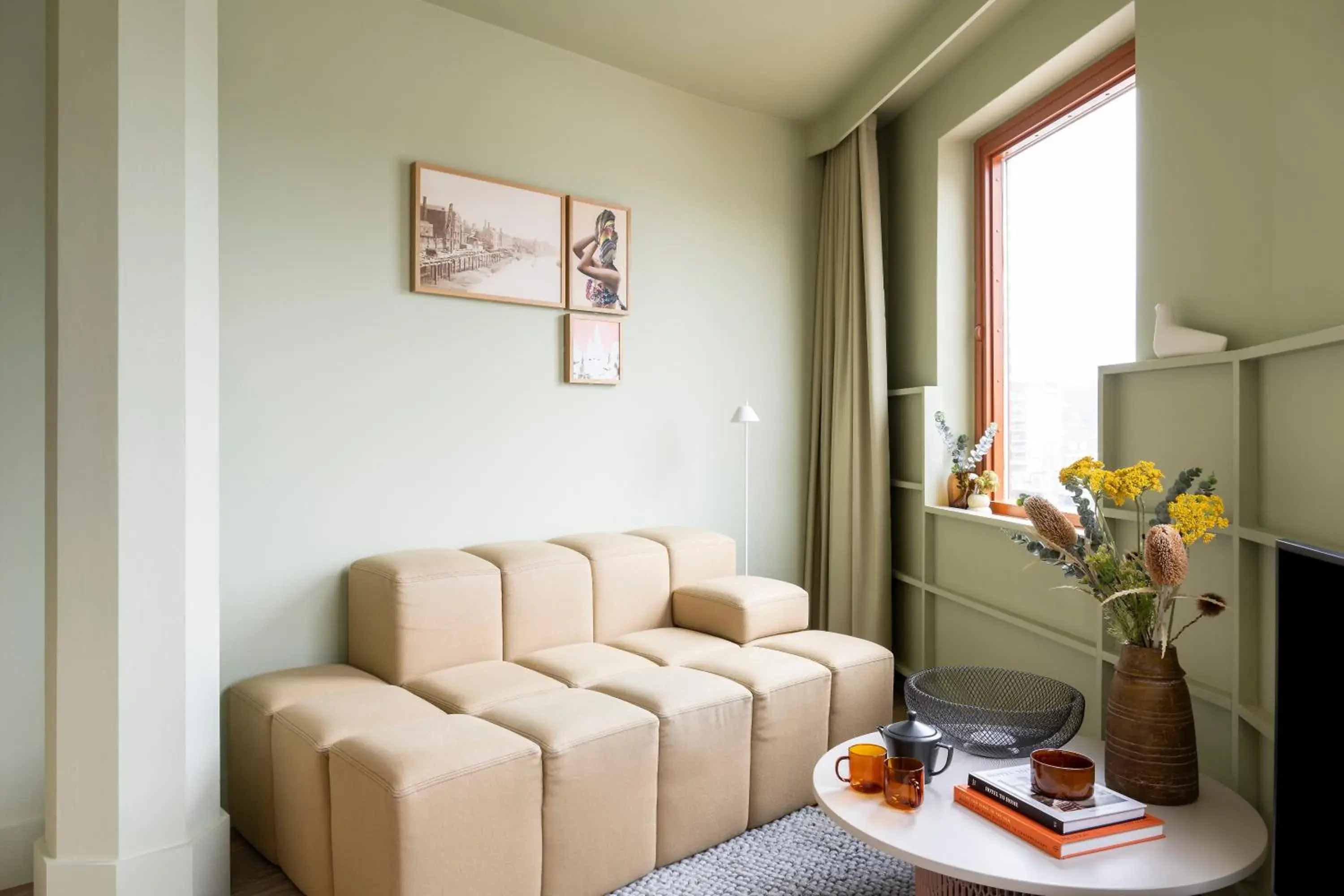 Living room in Locke at Broken Wharf Living room in Locke at Broken Wharf