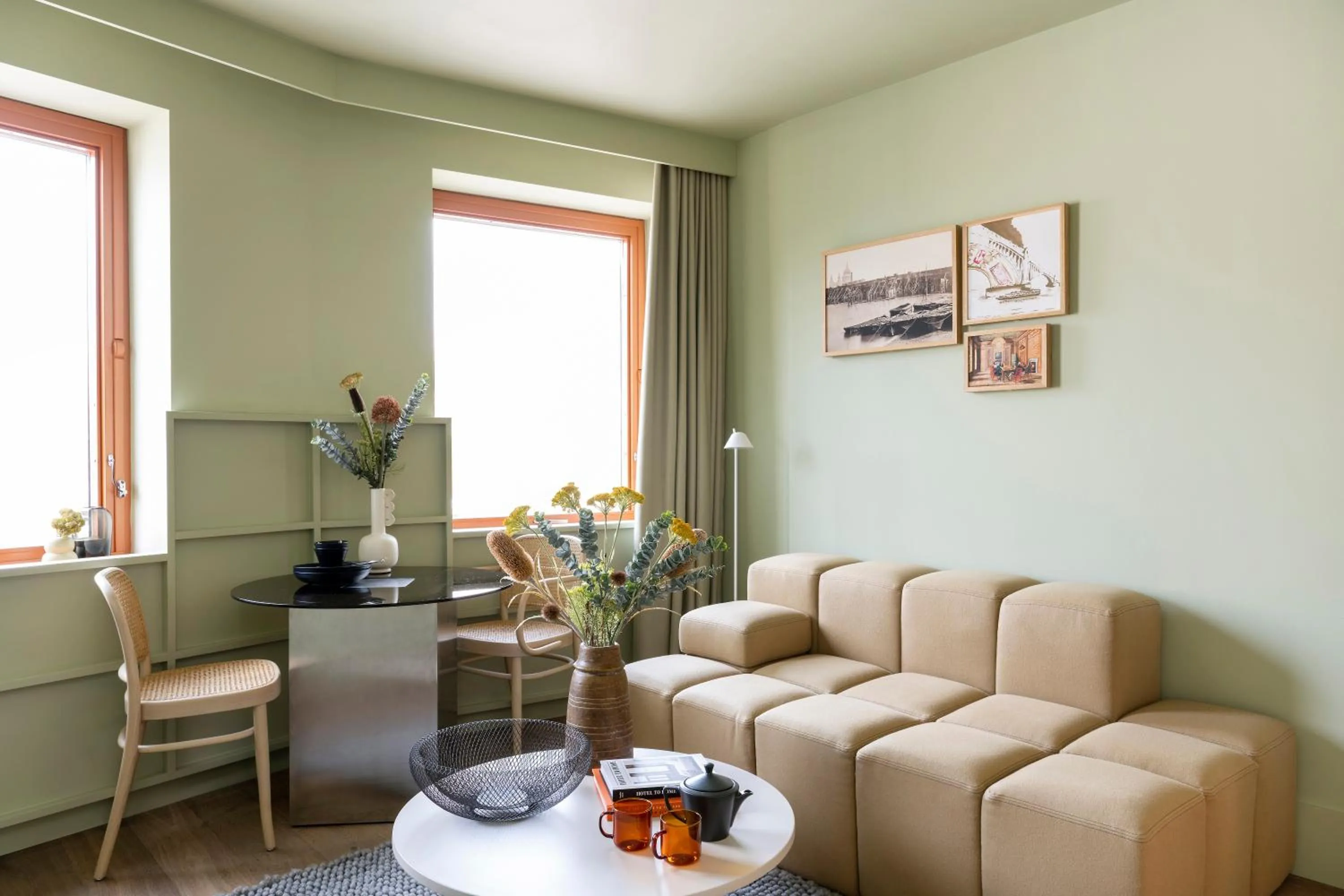 Living room in Locke at Broken Wharf