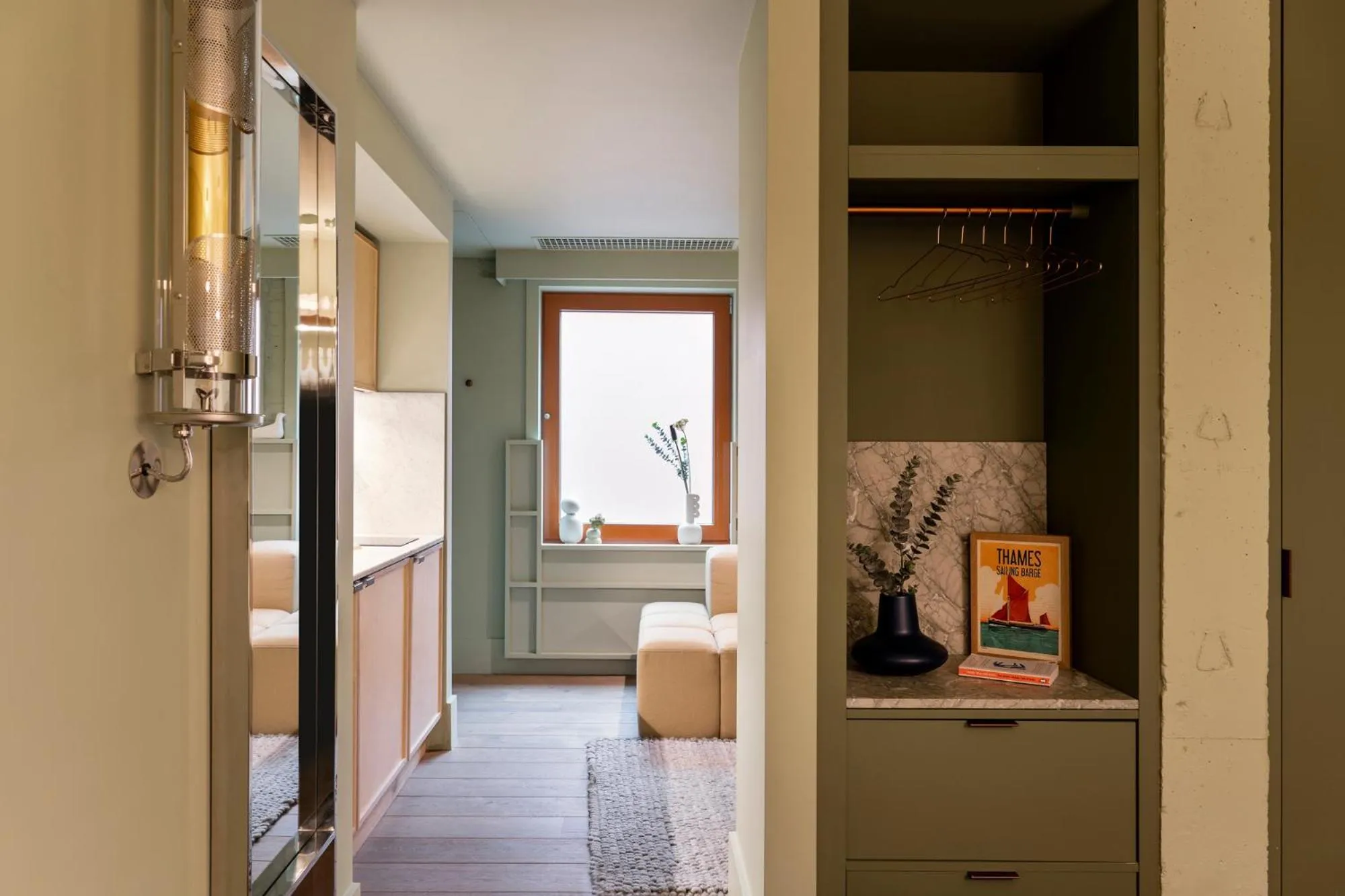 Kitchen or kitchenette, Bed in Locke at Broken Wharf