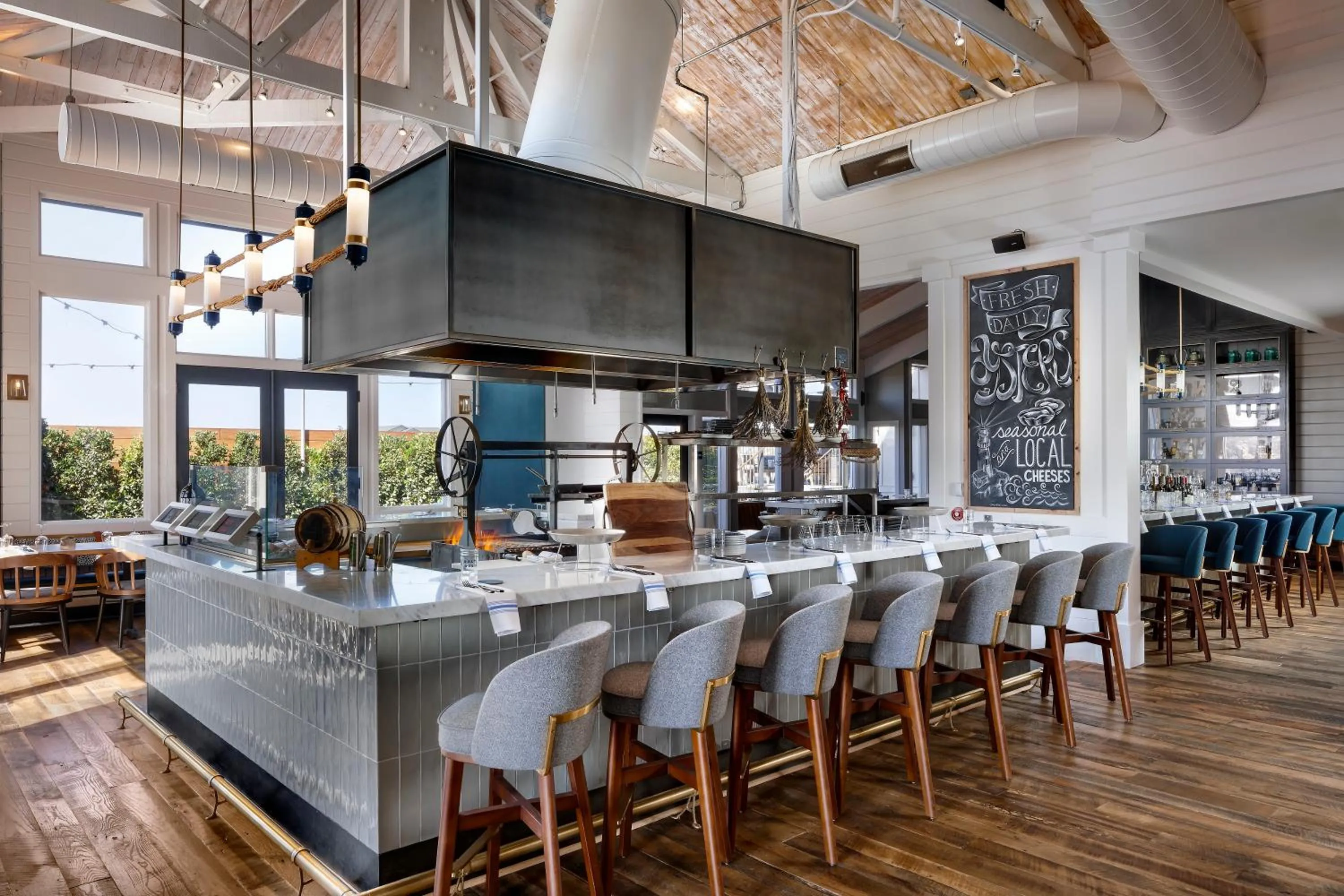 Lounge or bar in Sanctuary Beach Resort