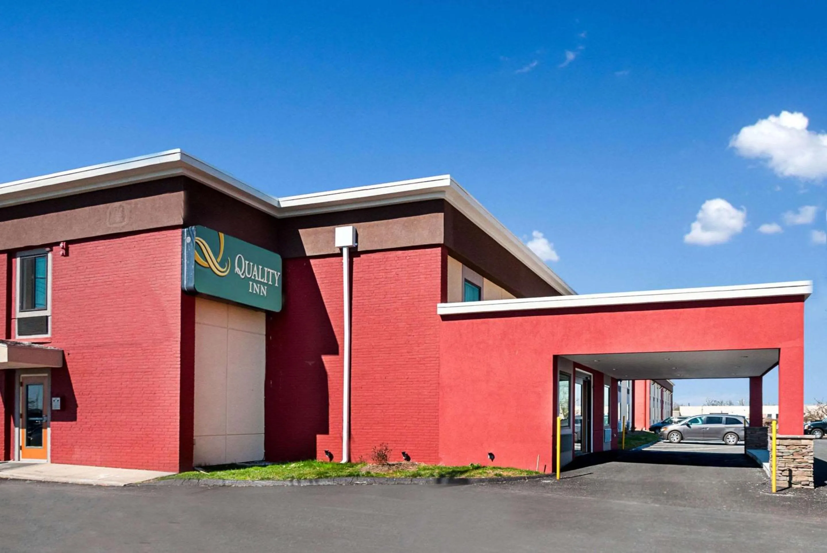 Property building in Quality Inn Near Pimlico Racetrack