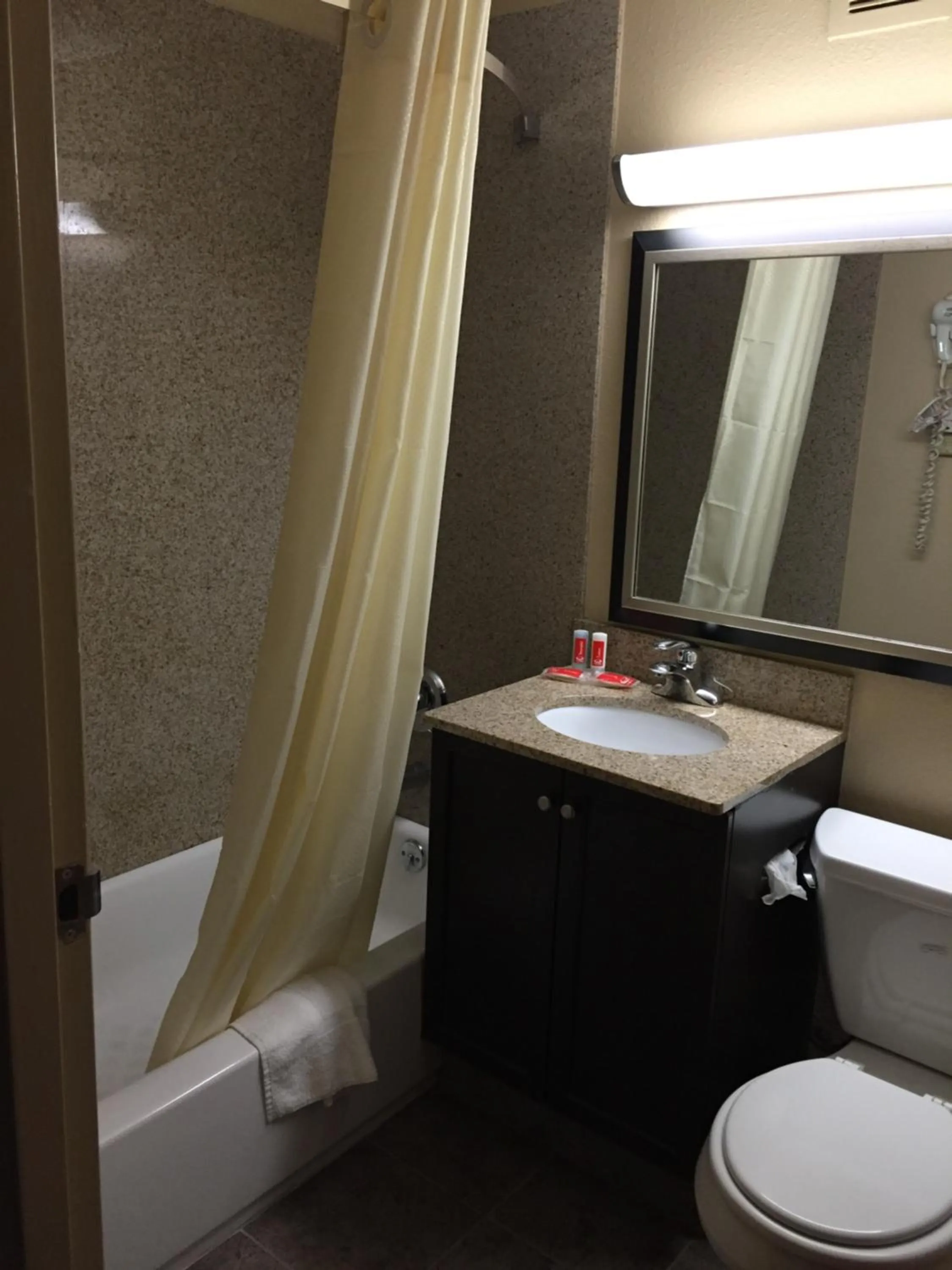Shower in Quality Inn Near Pimlico Racetrack