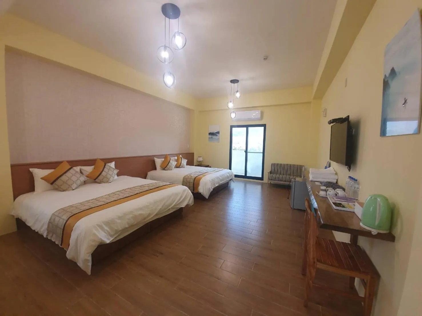Quadruple Room with Balcony in Clare Holiday B&B