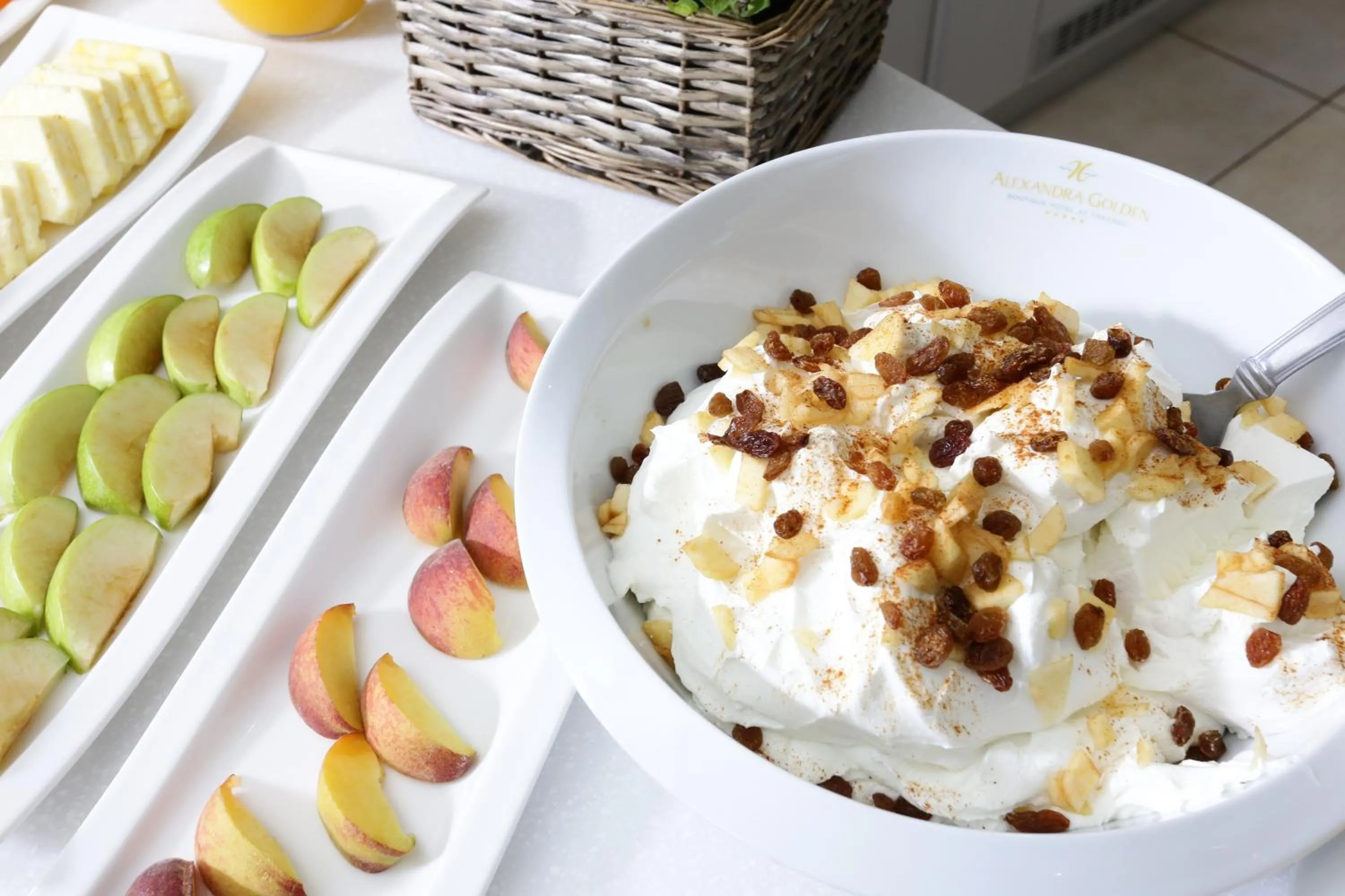 Breakfast in Alexandra Elegance Bridging Generations