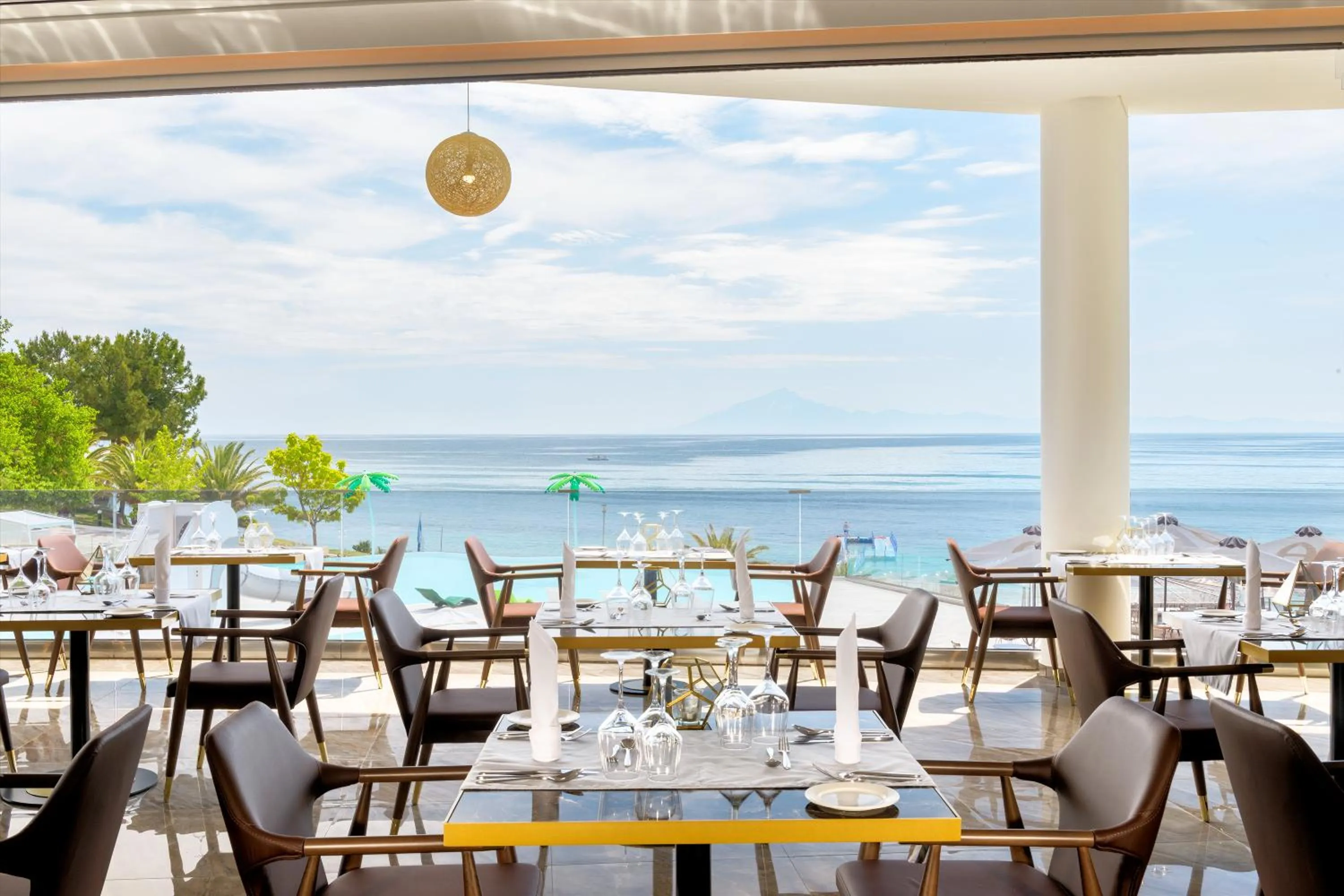 Restaurant/places to eat in Alexandra Elegance Bridging Generations