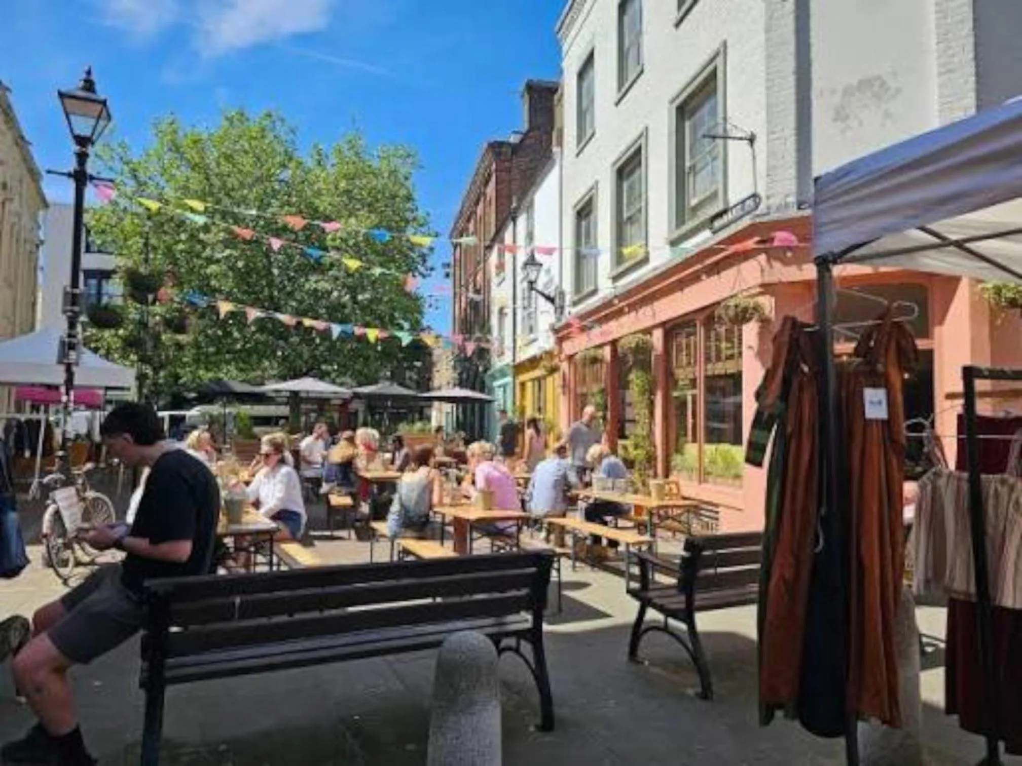 Restaurant/places to eat in Margate Duplex with Private Terrace Air Conditioning The Duplex