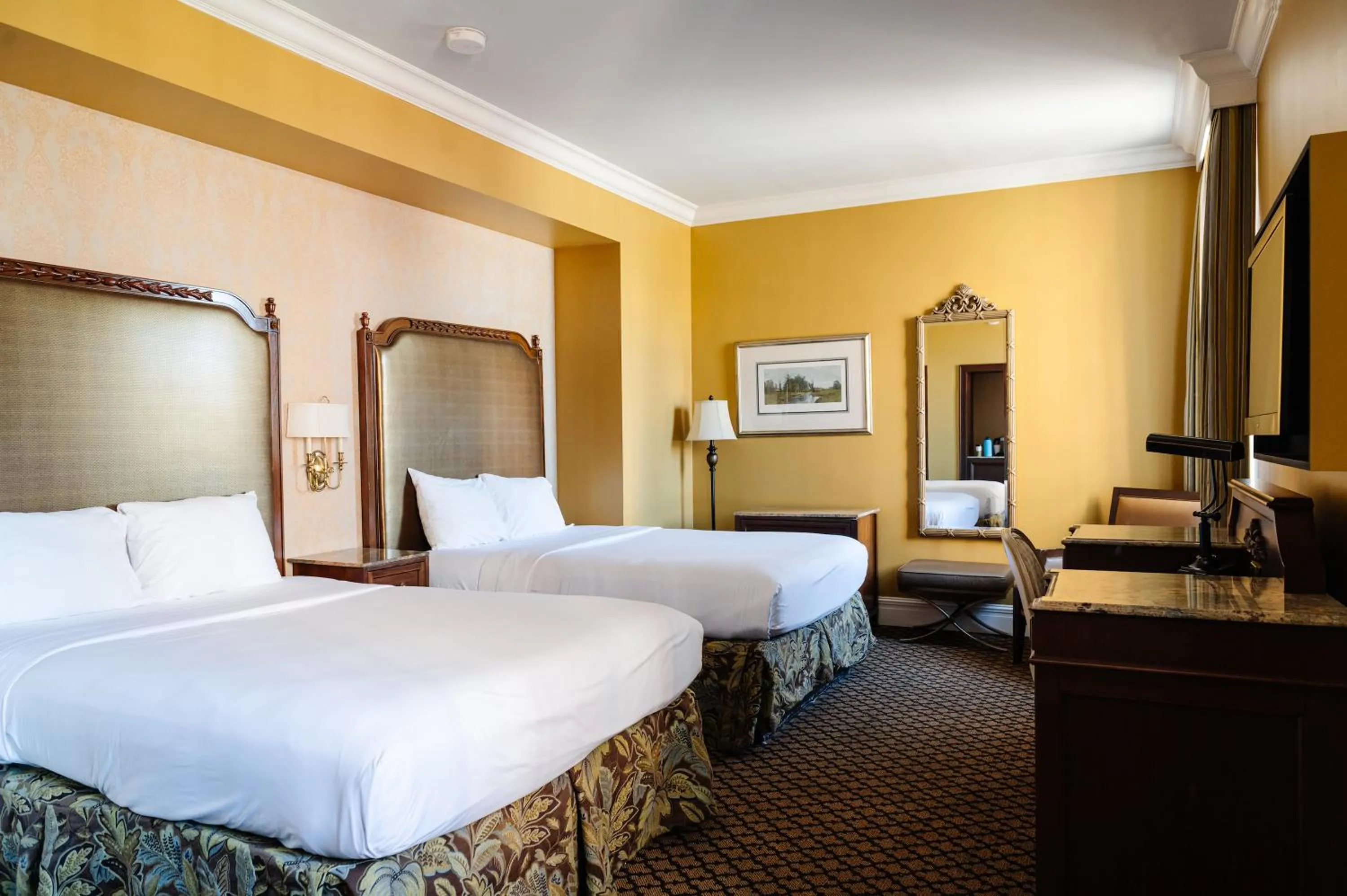 Bed in The Lafayette New Orleans By Kasa Living