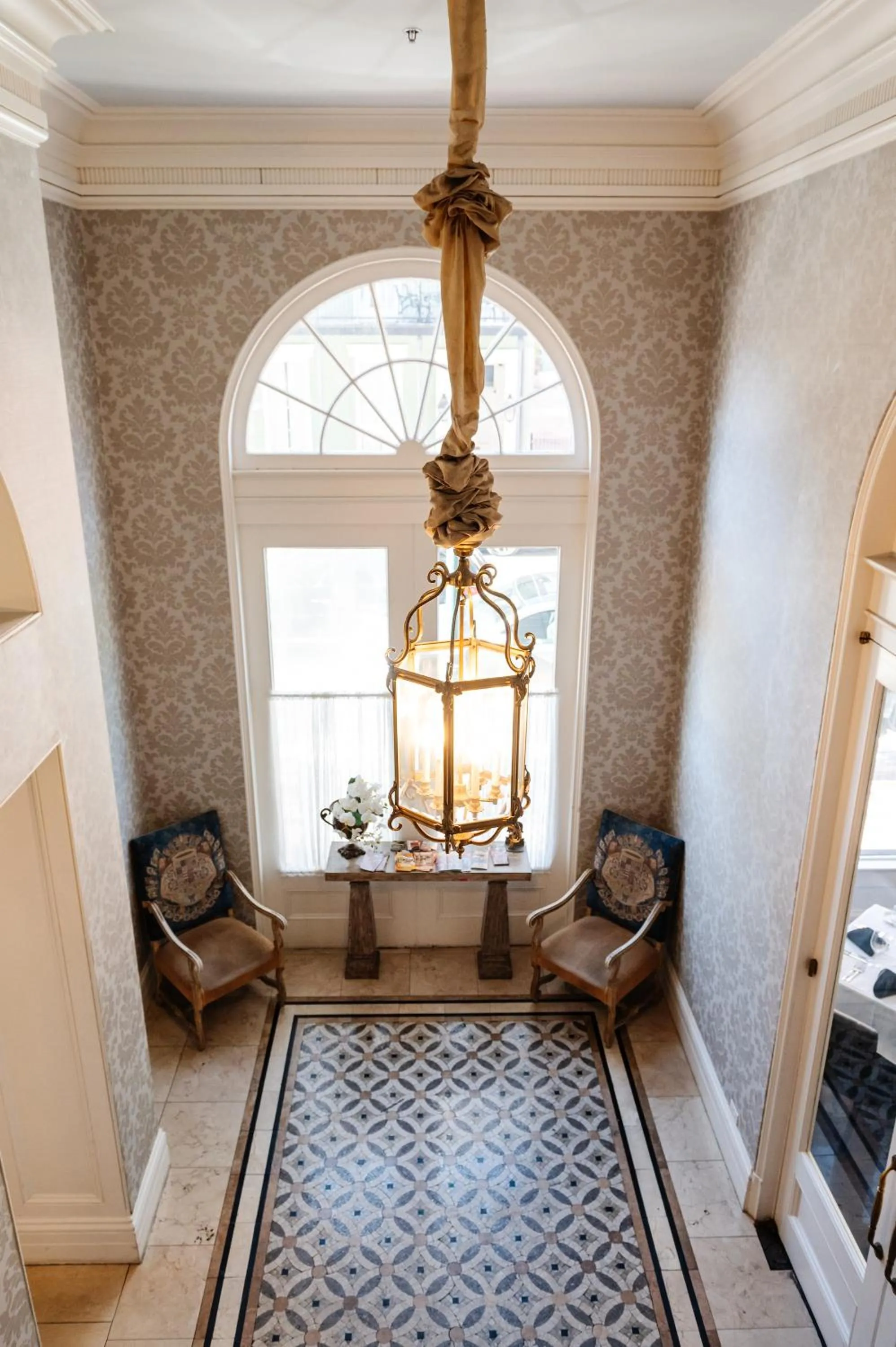 Lobby or reception in The Lafayette New Orleans By Kasa Living