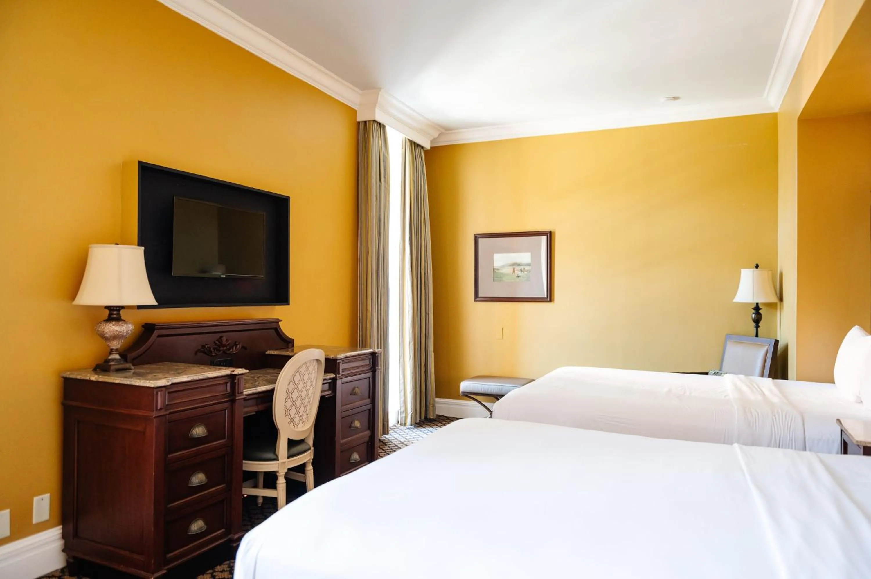 Property building, Bed in The Lafayette New Orleans By Kasa Living