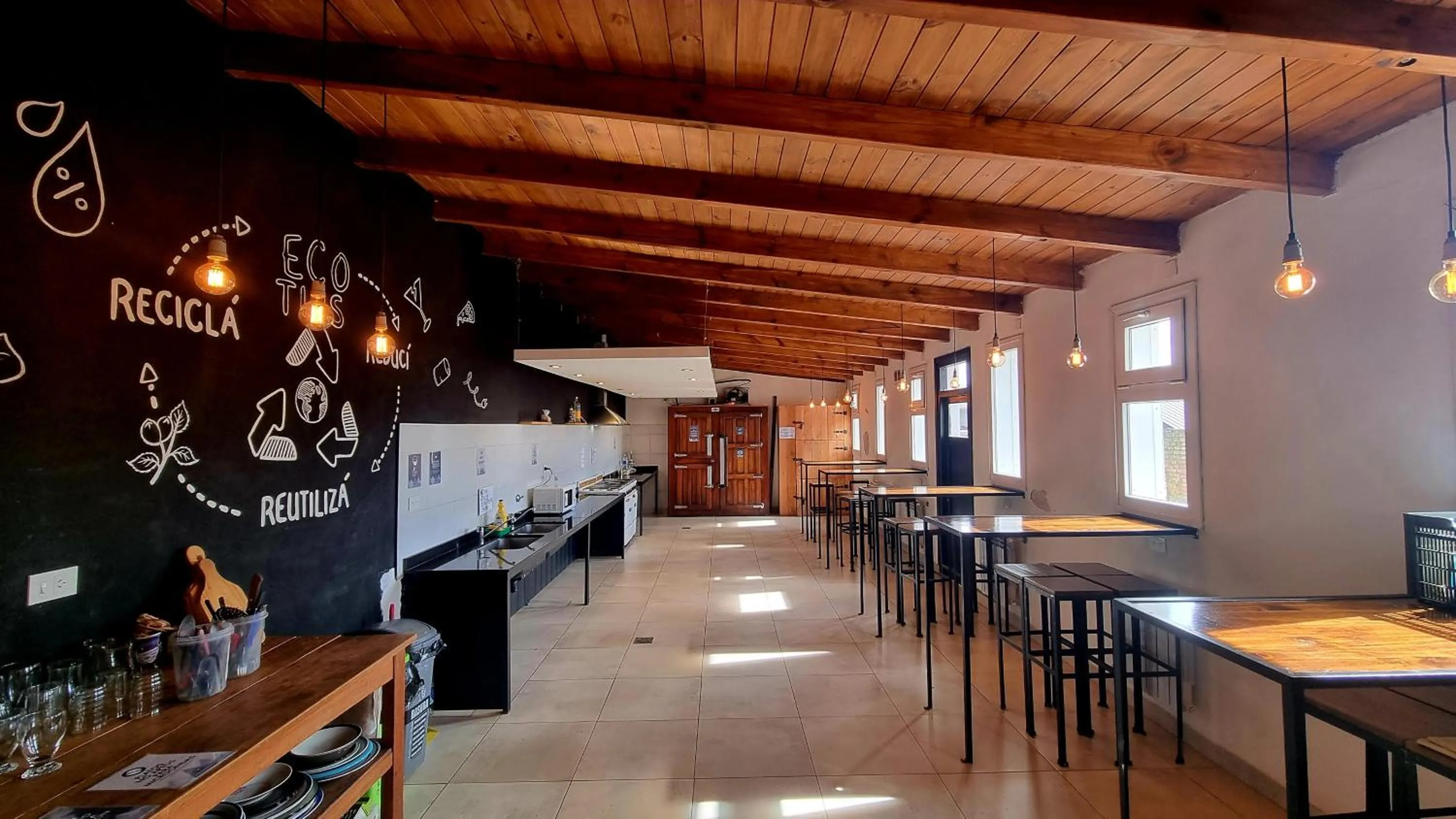 Communal kitchen in Huella Andina