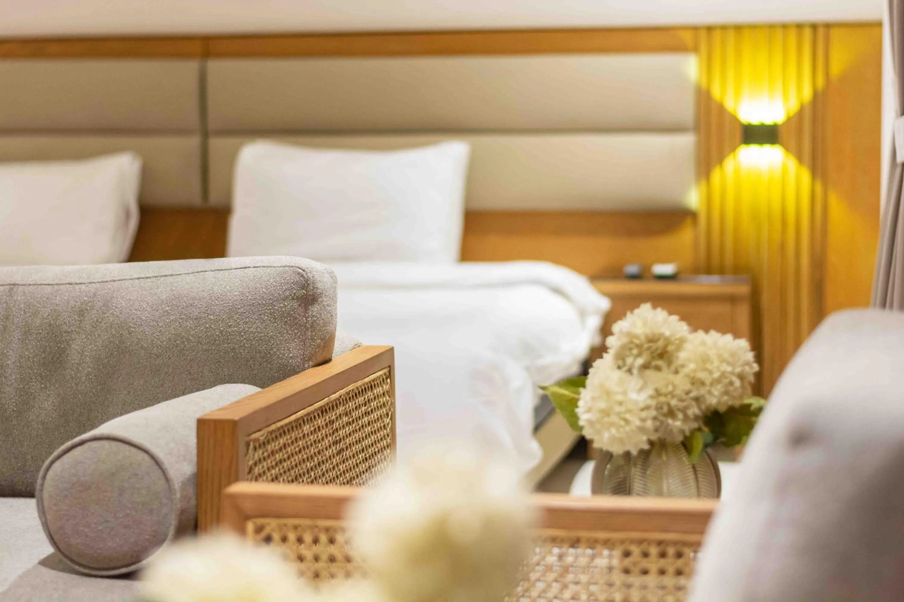 Bed in Hotel Excelsior Karachi