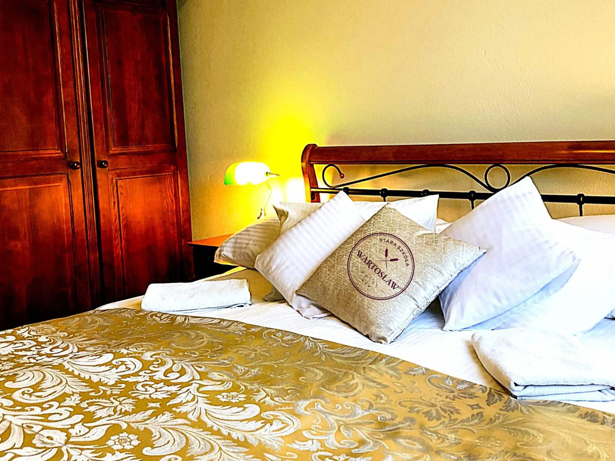 Bed in Stara Szkoła Boutique Hotel