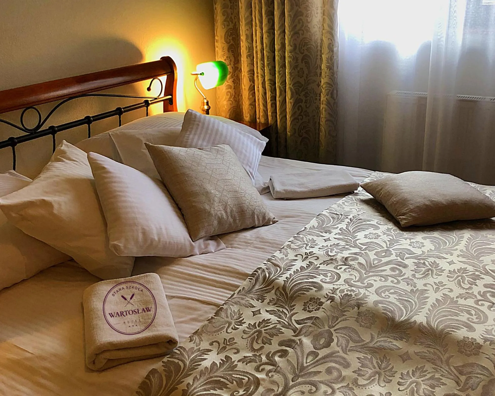 Bed in Stara Szkoła Boutique Hotel