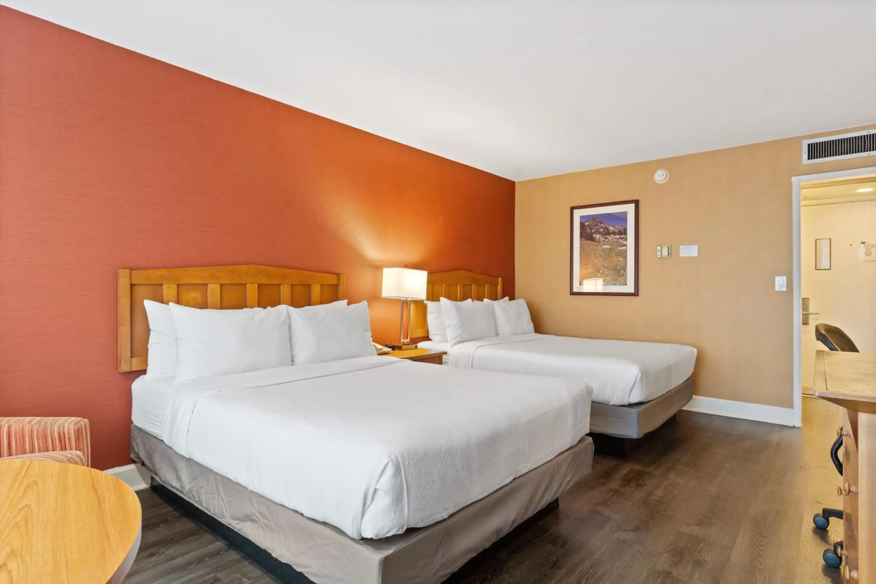 Bed in Vagabond Inn Executive SFO Bed in Vagabond Inn Executive SFO