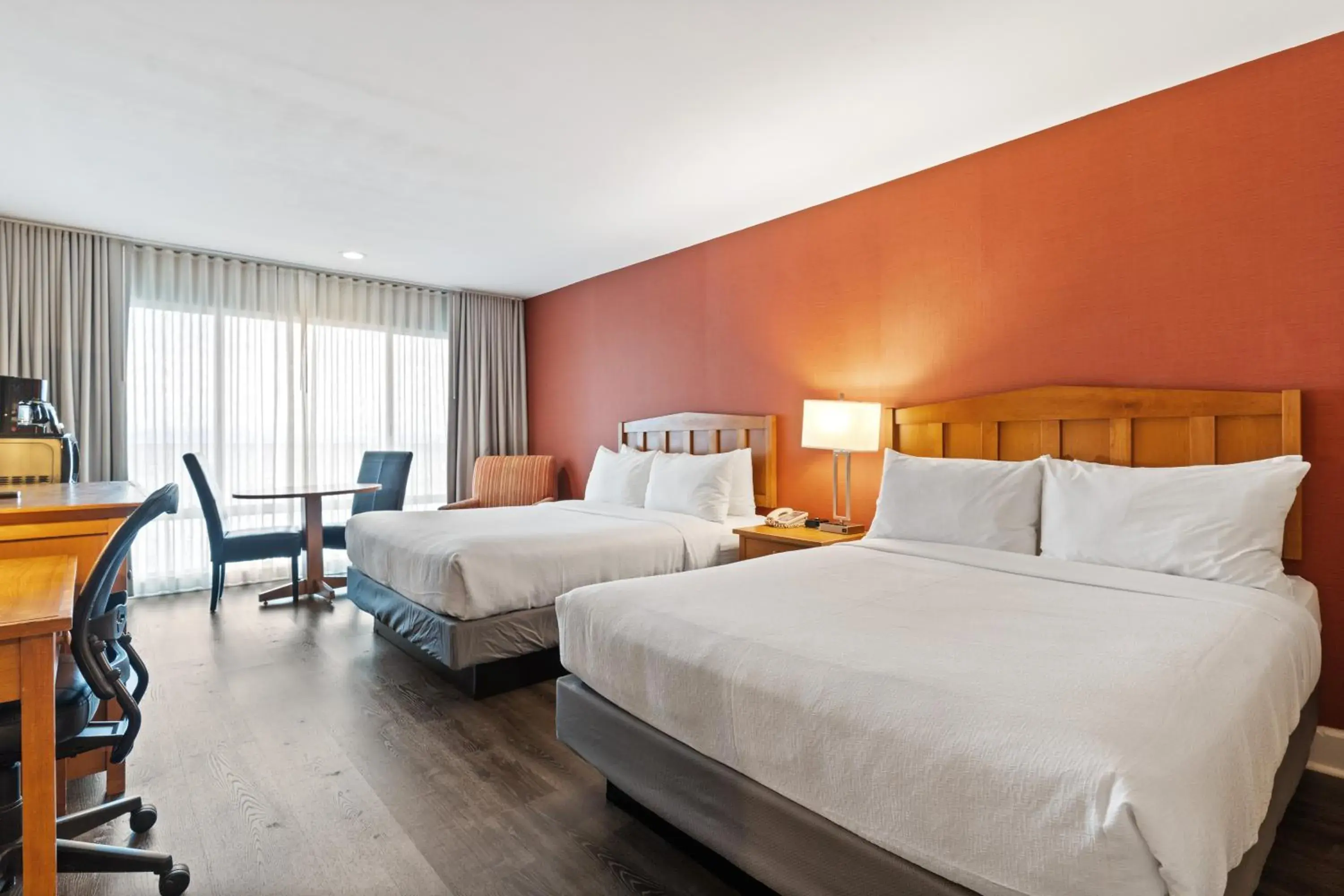 Bed in Vagabond Inn Executive SFO Bed in Vagabond Inn Executive SFO