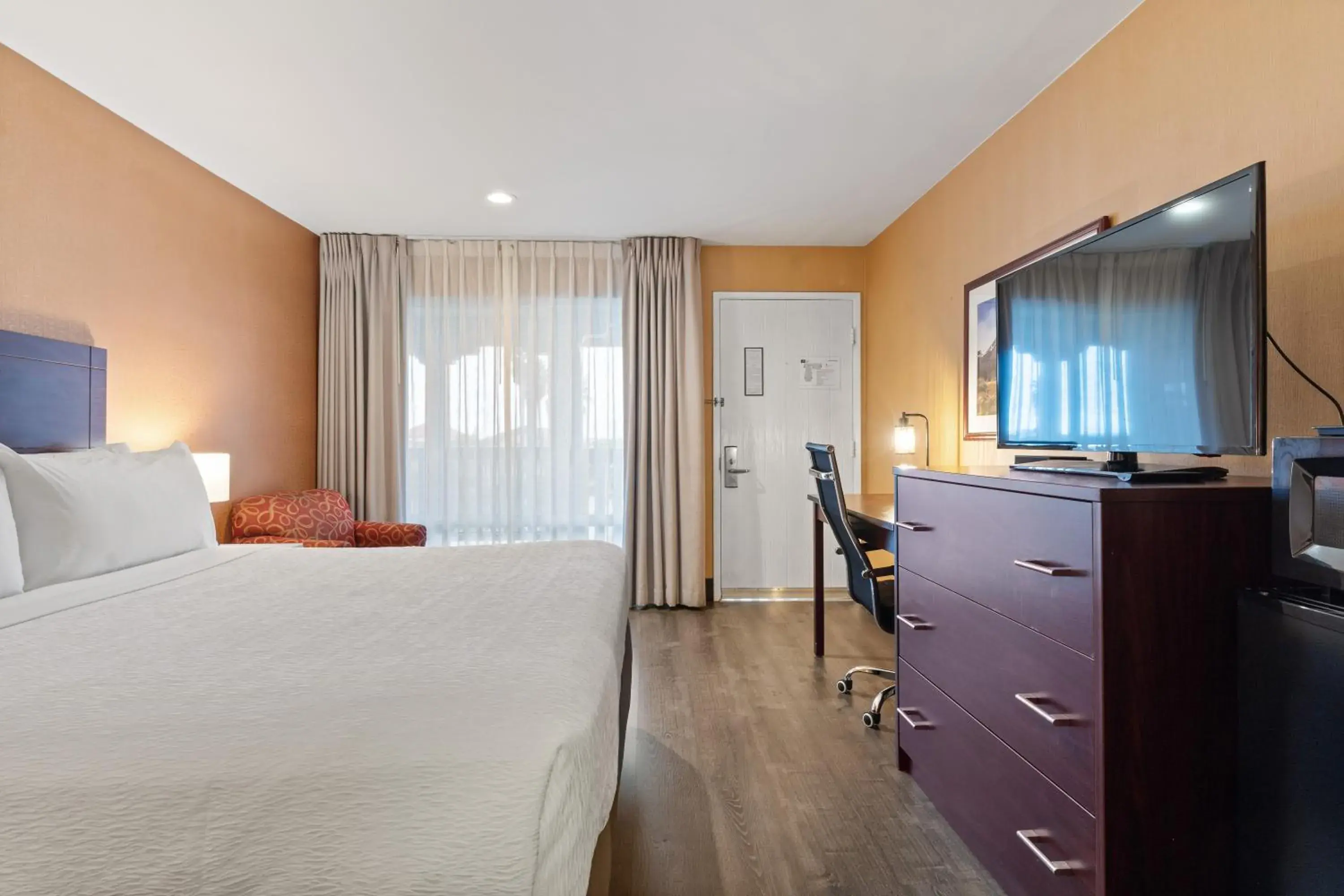 Bed in Vagabond Inn Executive SFO Bed in Vagabond Inn Executive SFO