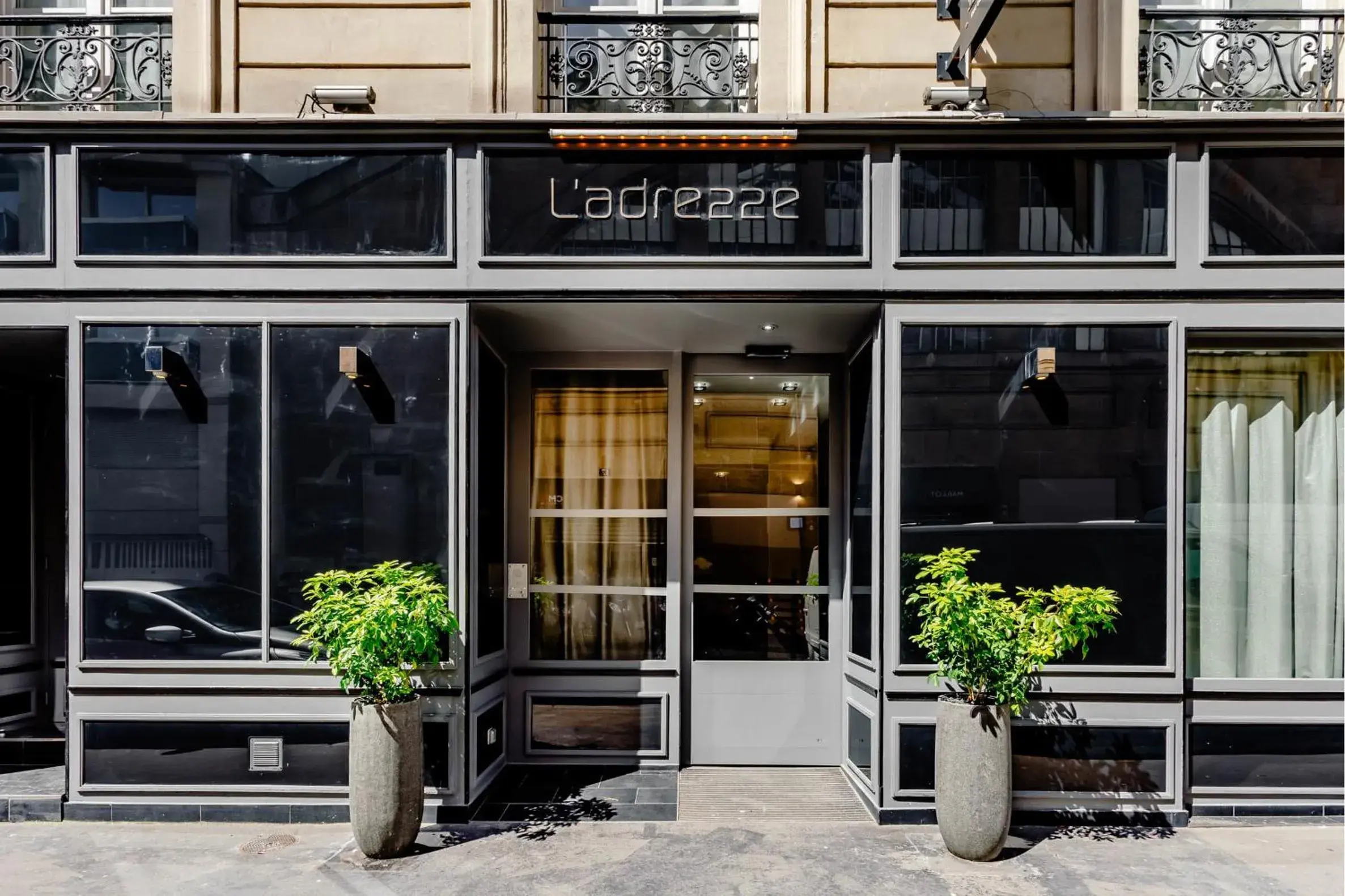Facade/entrance in L'Adresse Facade/entrance in L'Adresse