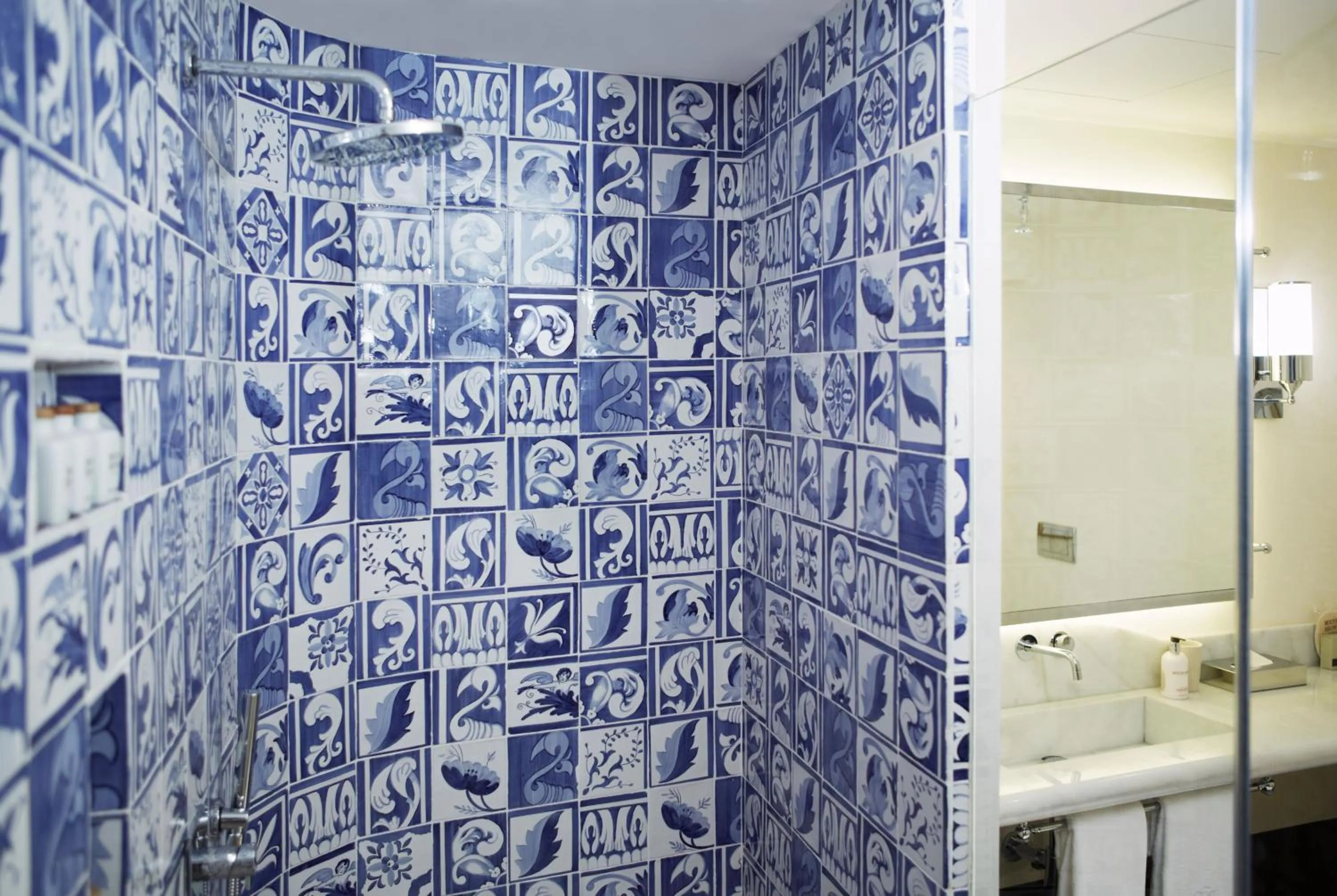 Bathroom in Hotel Cort