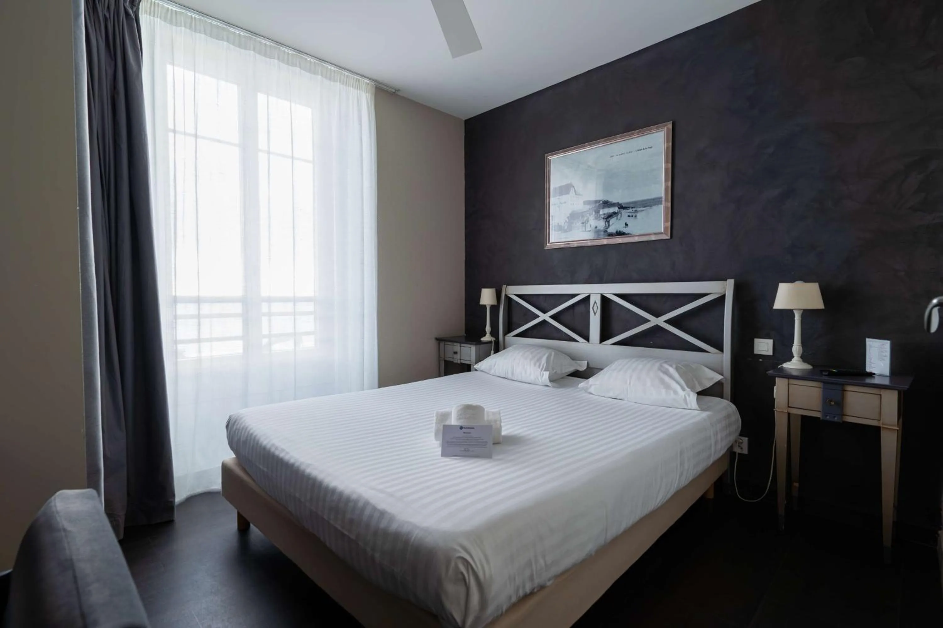 Bedroom, Bed in Best Western Hotel De La Plage Saint Marc sur Mer