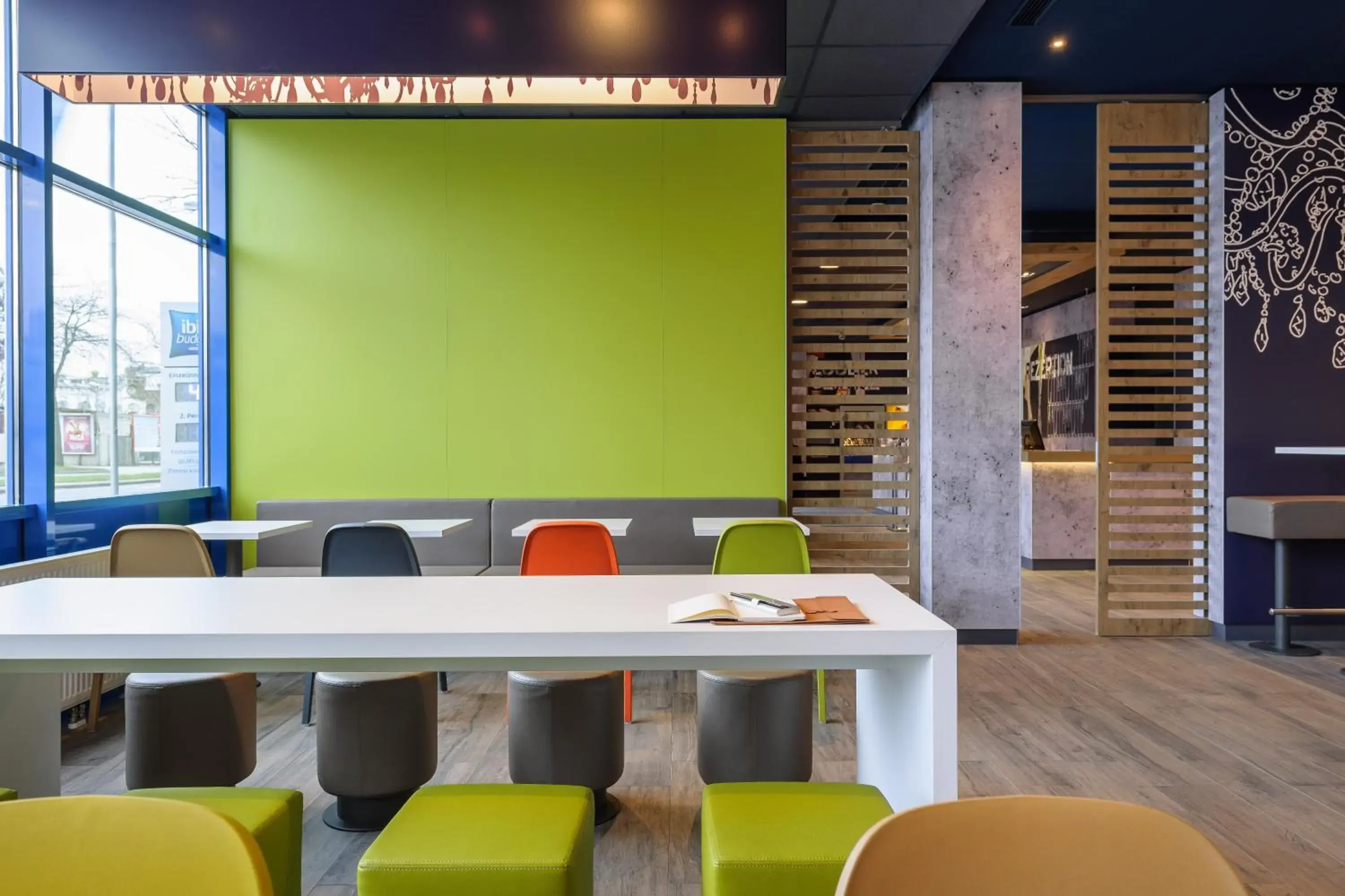 Lounge or bar in Ibis budget Wien Sankt Marx Lounge or bar in Ibis budget Wien Sankt Marx