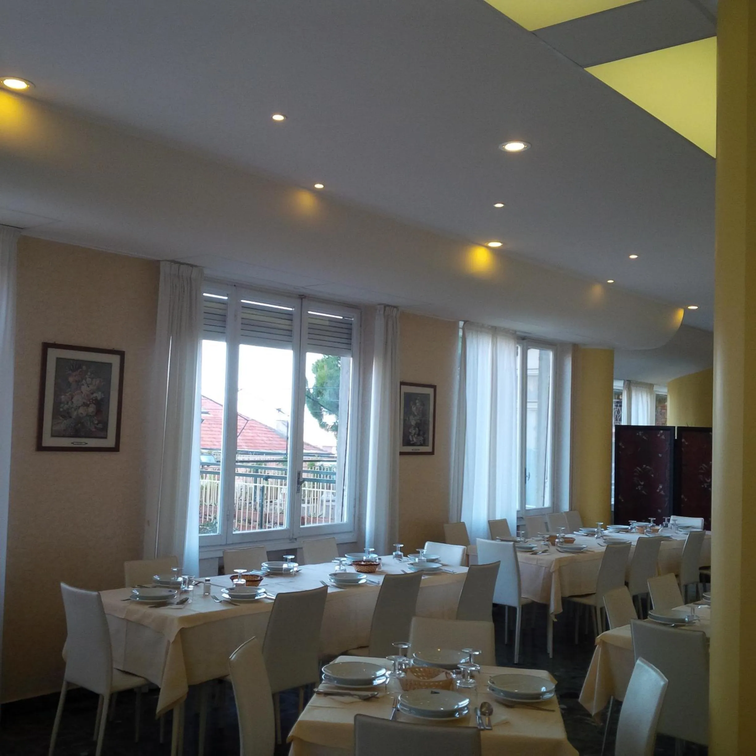 Restaurant/places to eat in Hotel Robinia
