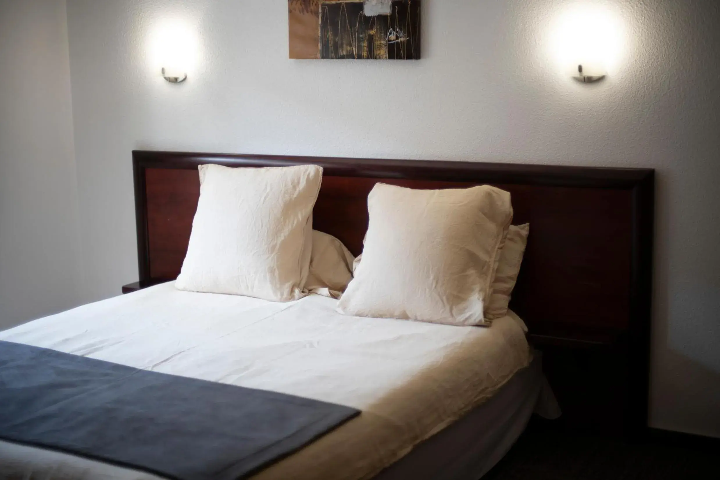 Double Room - Disability Access in Logis Hôtel & Restaurant Au Lion d'Or Double Room - Disability Access in Logis Hôtel & Restaurant Au Lion d'Or