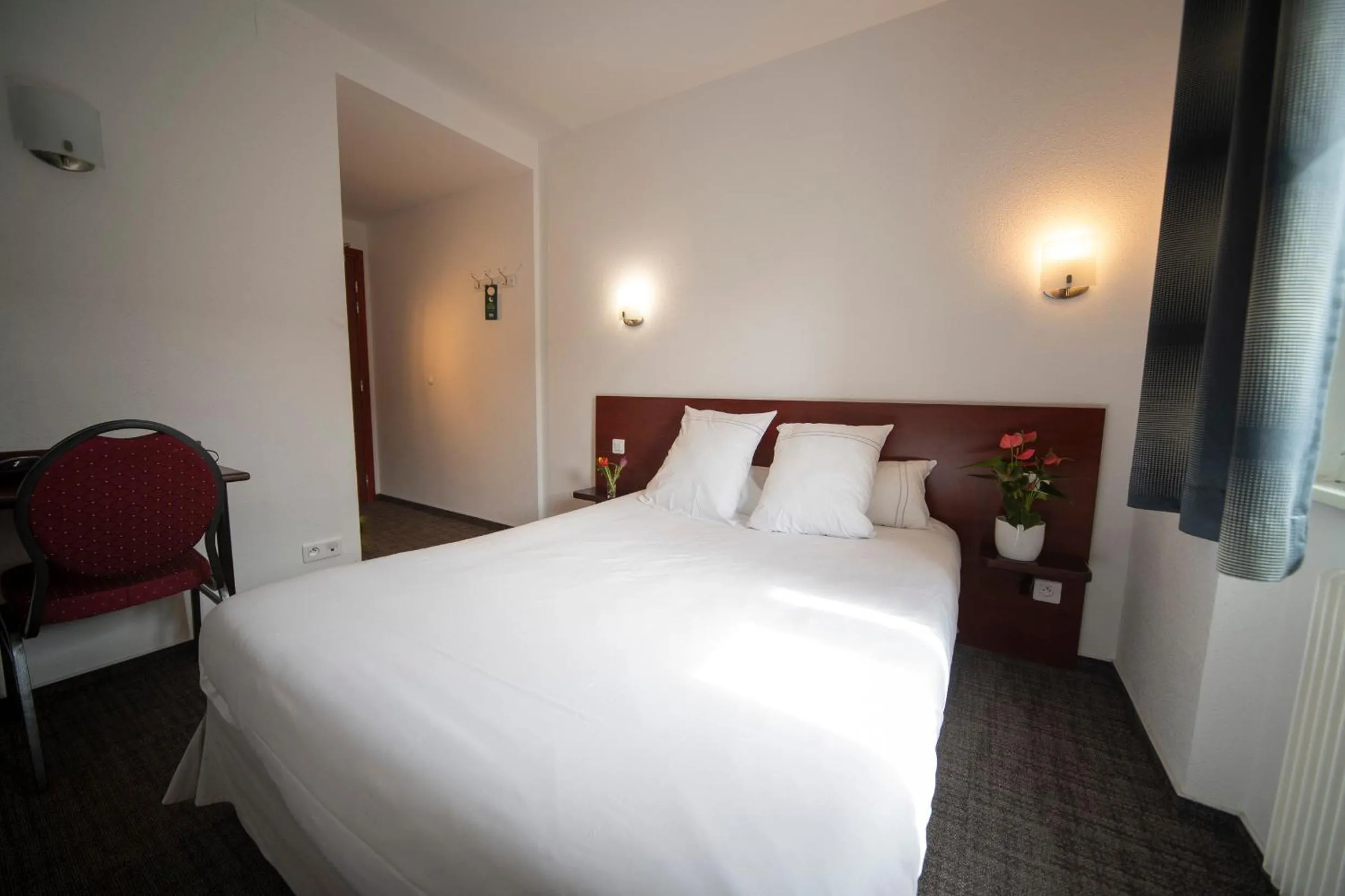 Double Room - single occupancy in Logis Hôtel & Restaurant Au Lion d'Or