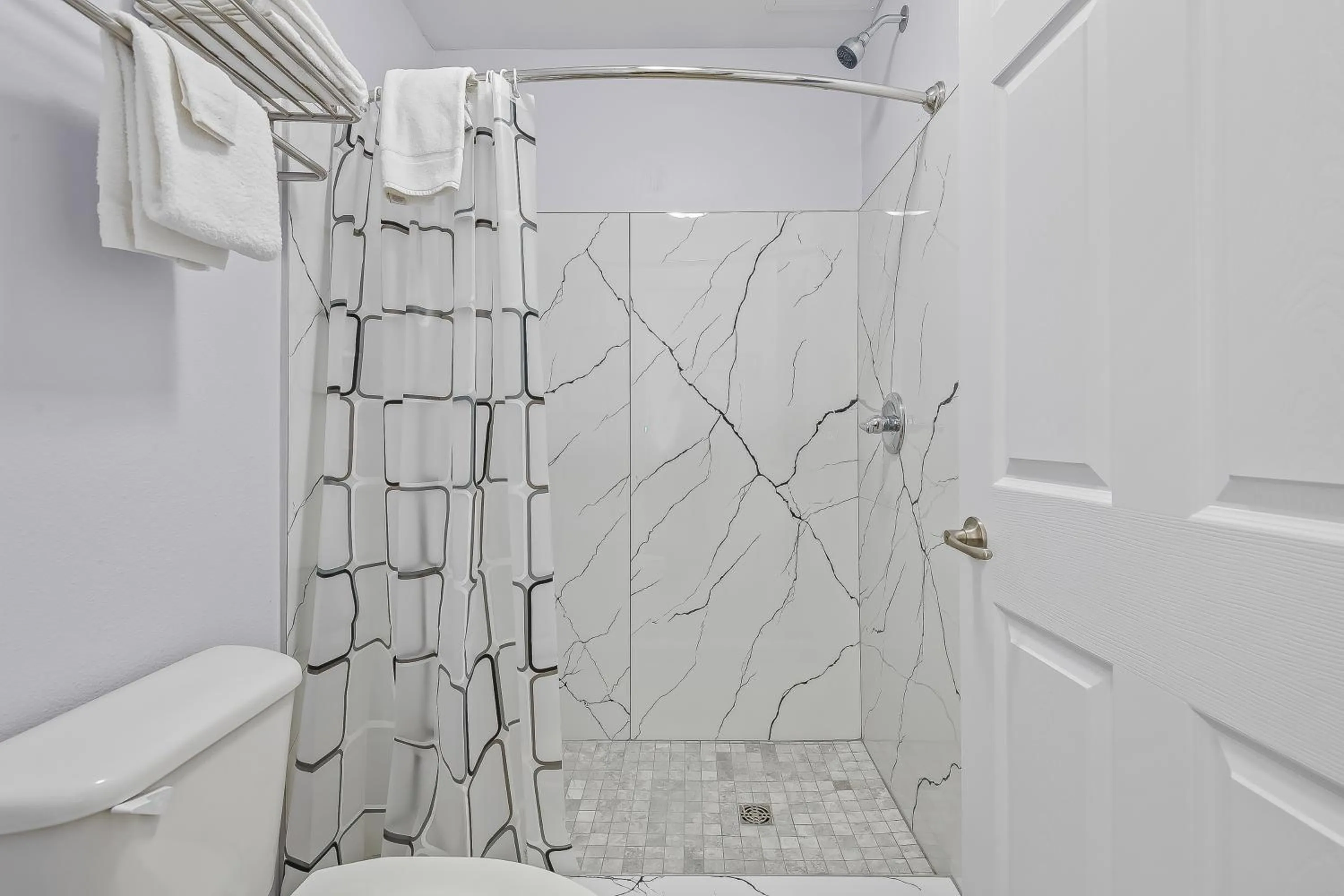 Bathroom in franklin inn