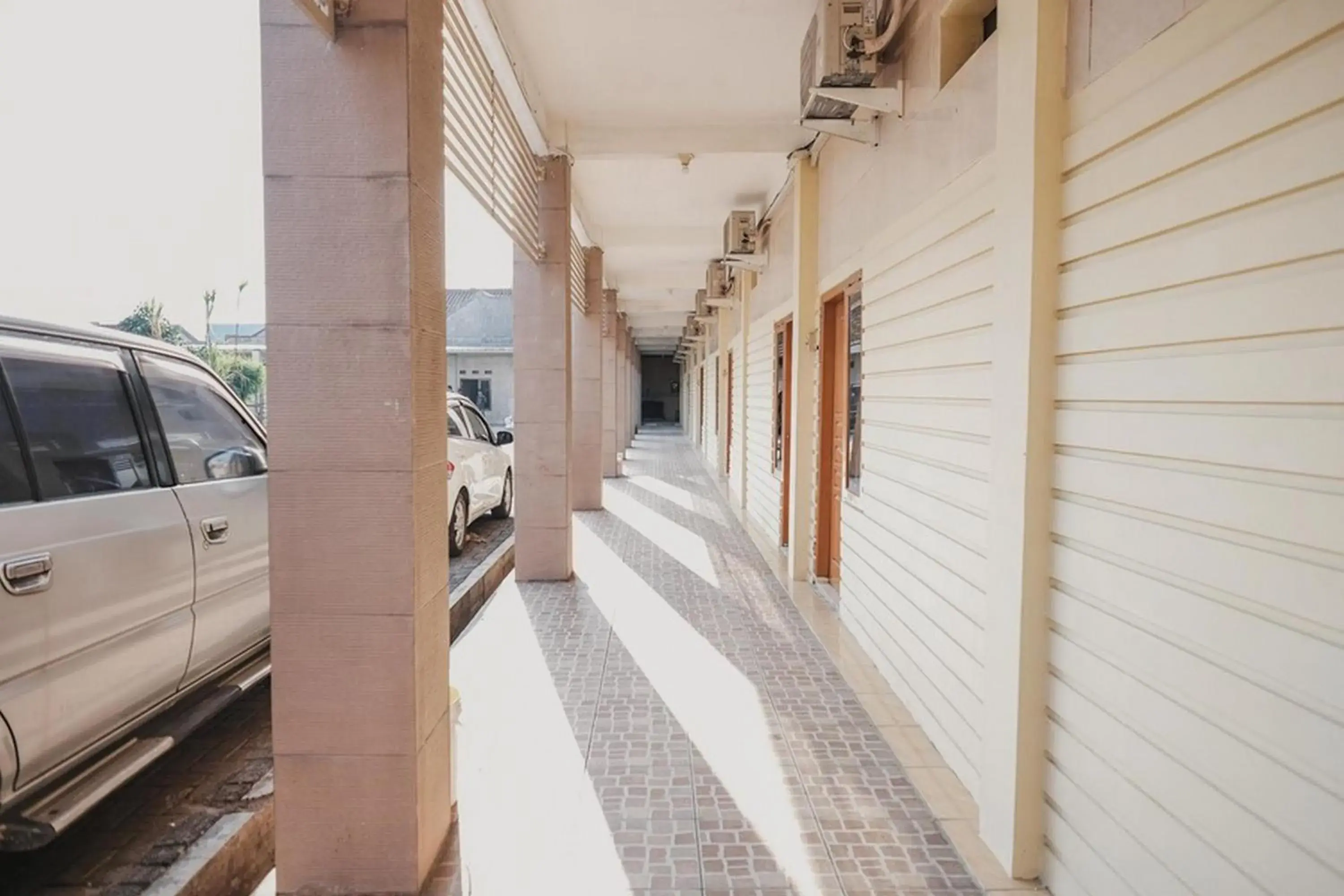 Facade/entrance in RedDoorz near RS Imanuel Lampung Facade/entrance in RedDoorz near RS Imanuel Lampung