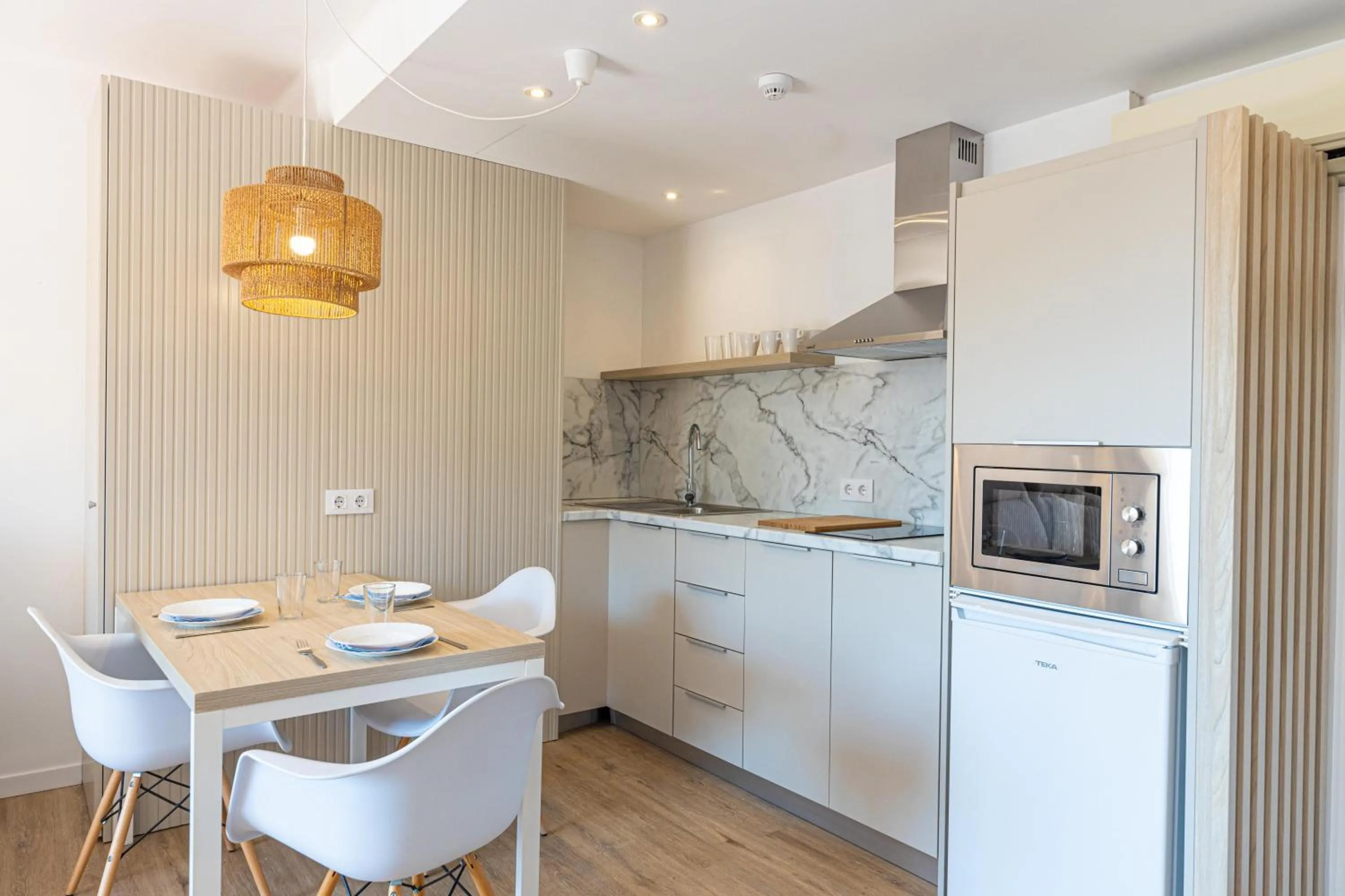 Coffee/tea facilities in Martinez Apartments