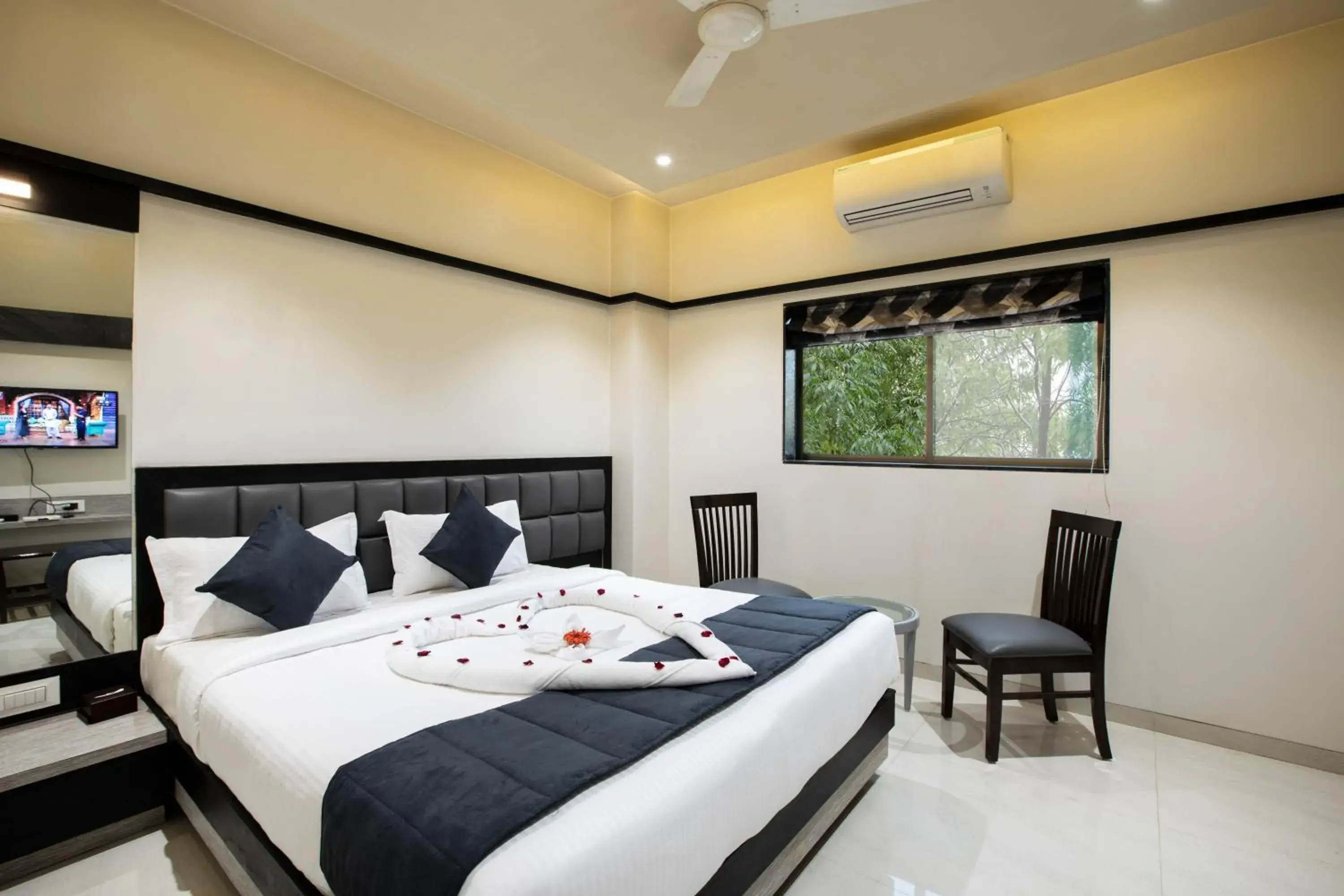 Bed in Megh Residency Navi Mumbai Bed in Megh Residency Navi Mumbai