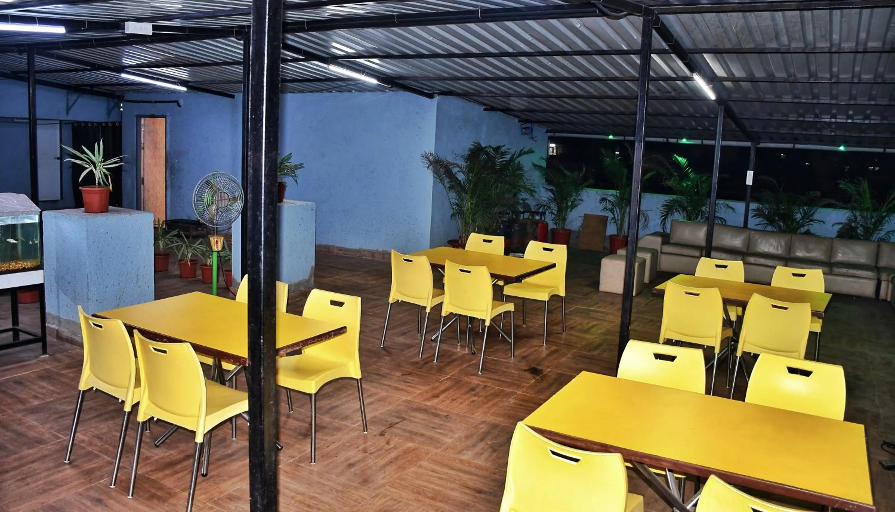 Restaurant/places to eat in Megh Residency Navi Mumbai