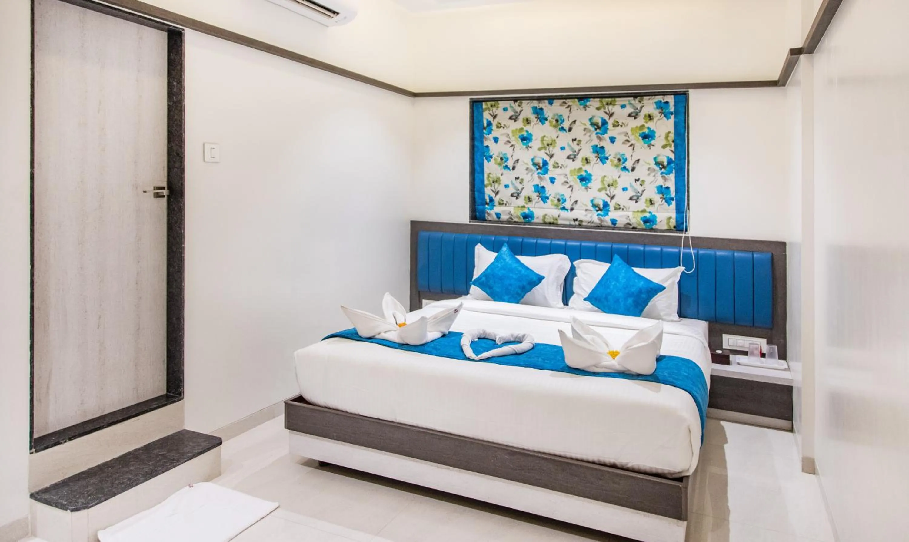 Photo of the whole room, Bed in Megh Residency Navi Mumbai