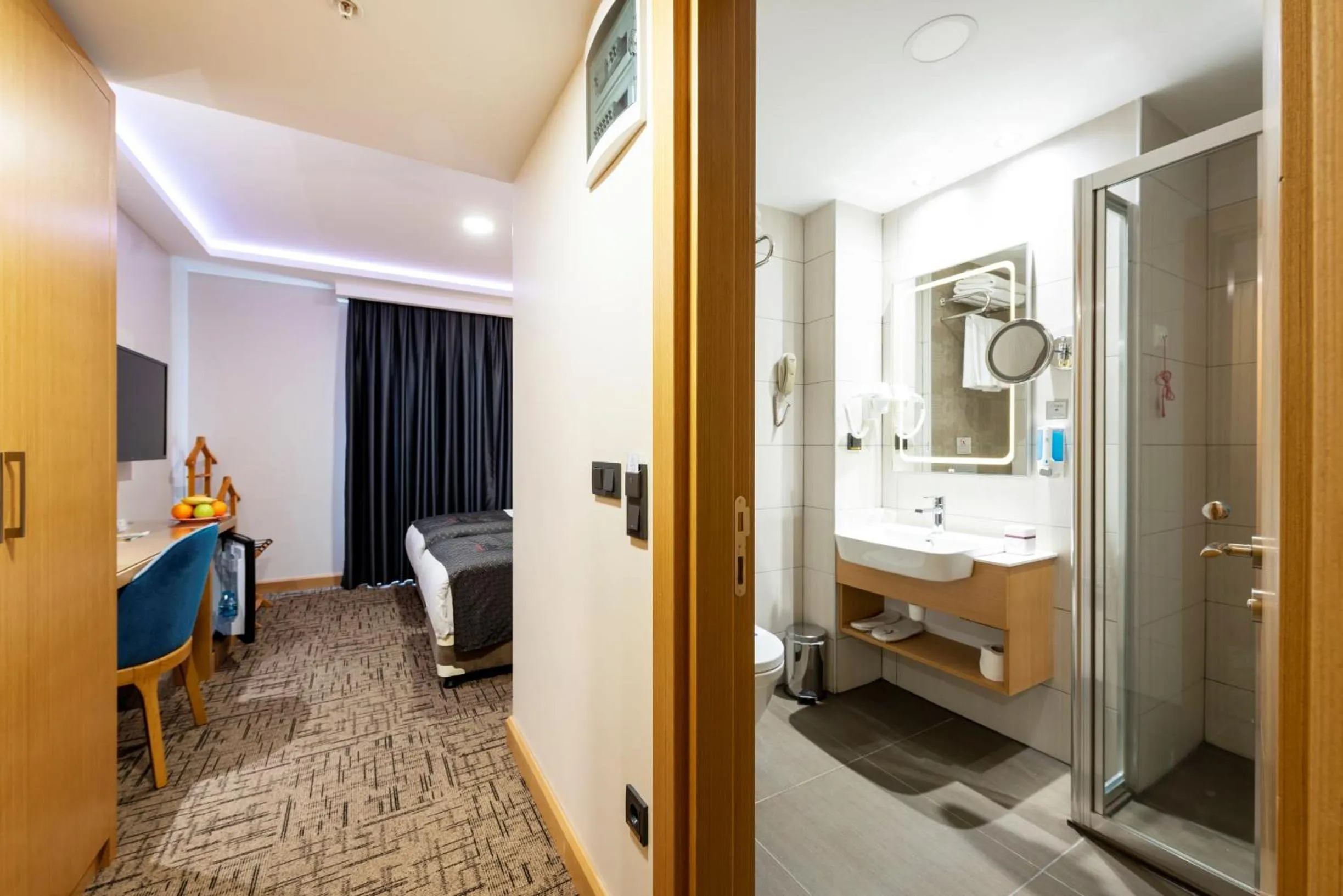 Bathroom in Hotel Boursier 2 & Spa