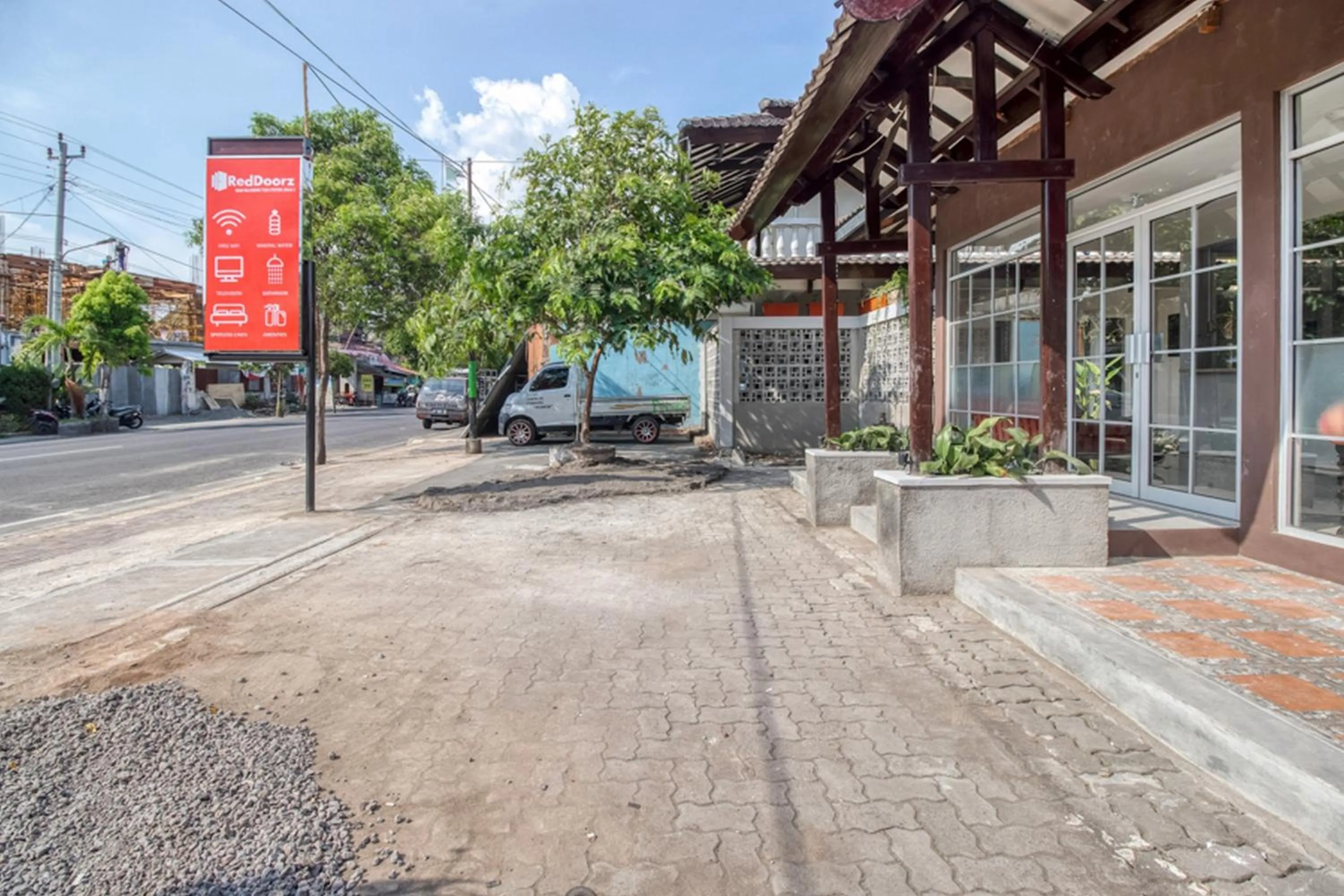 RedDoorz near Malioboro Tugu Station Jogja 2
