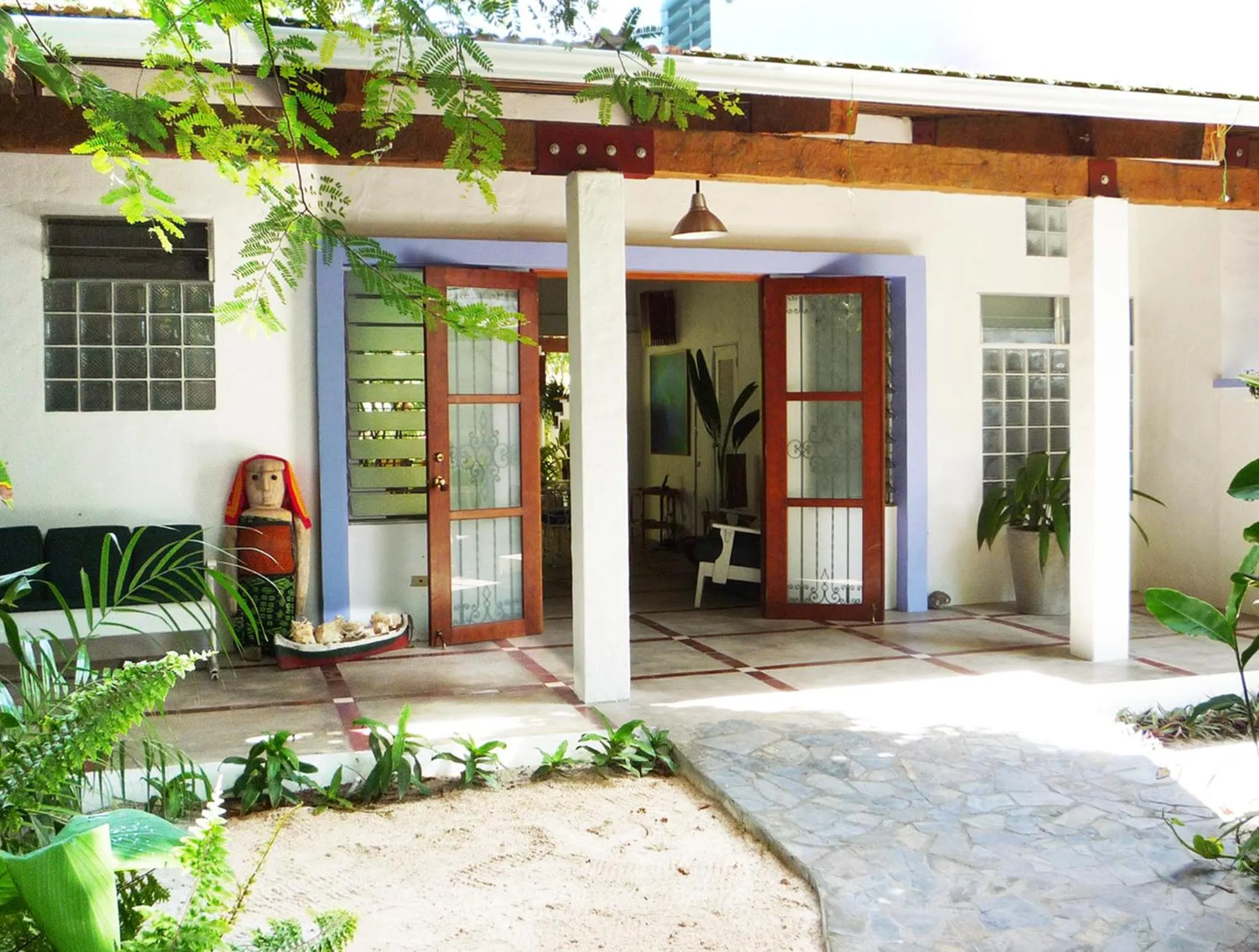 Facade/entrance in Togo B&B Farallon