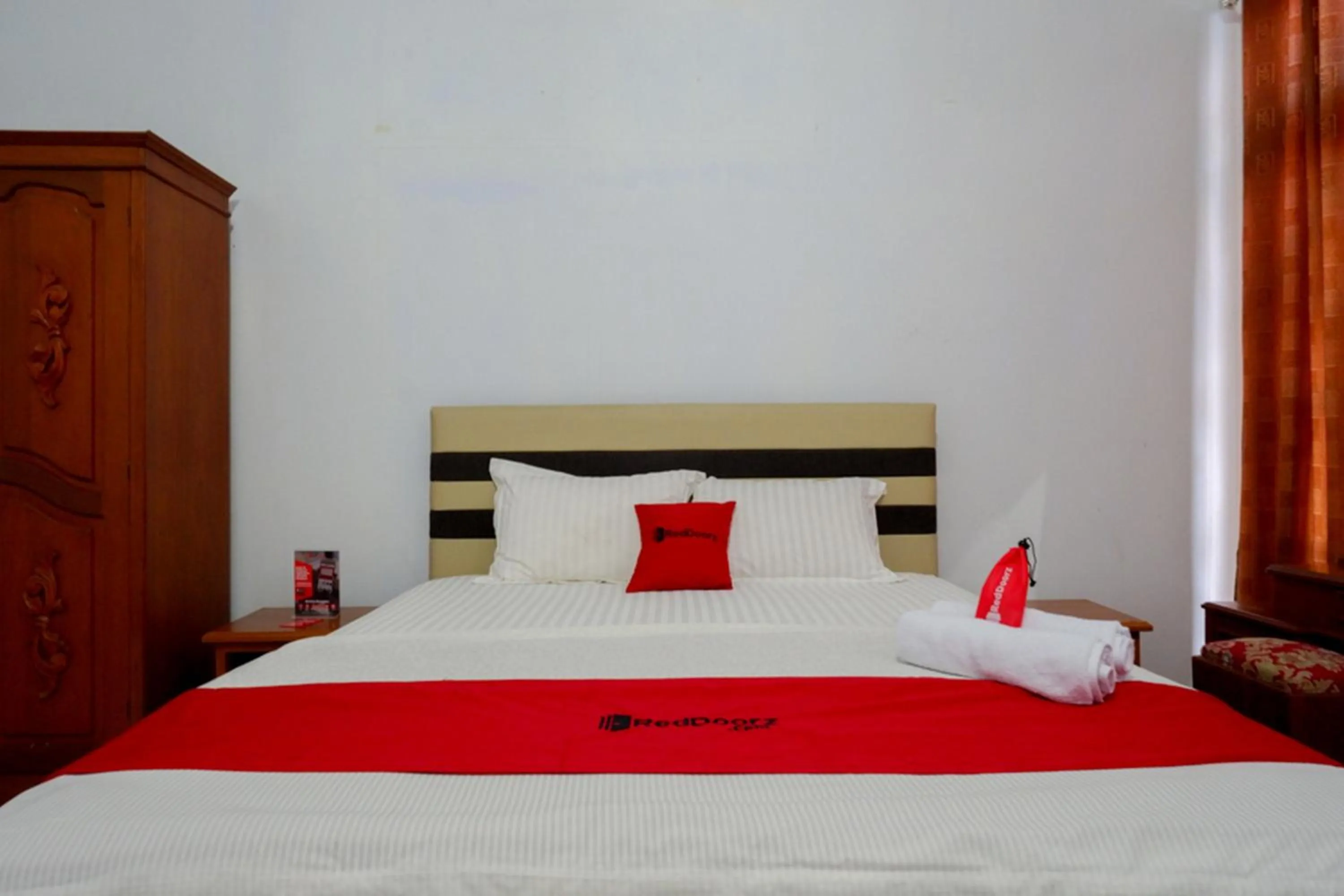 Bed in RedDoorz @ Hotel Horas Palopo
