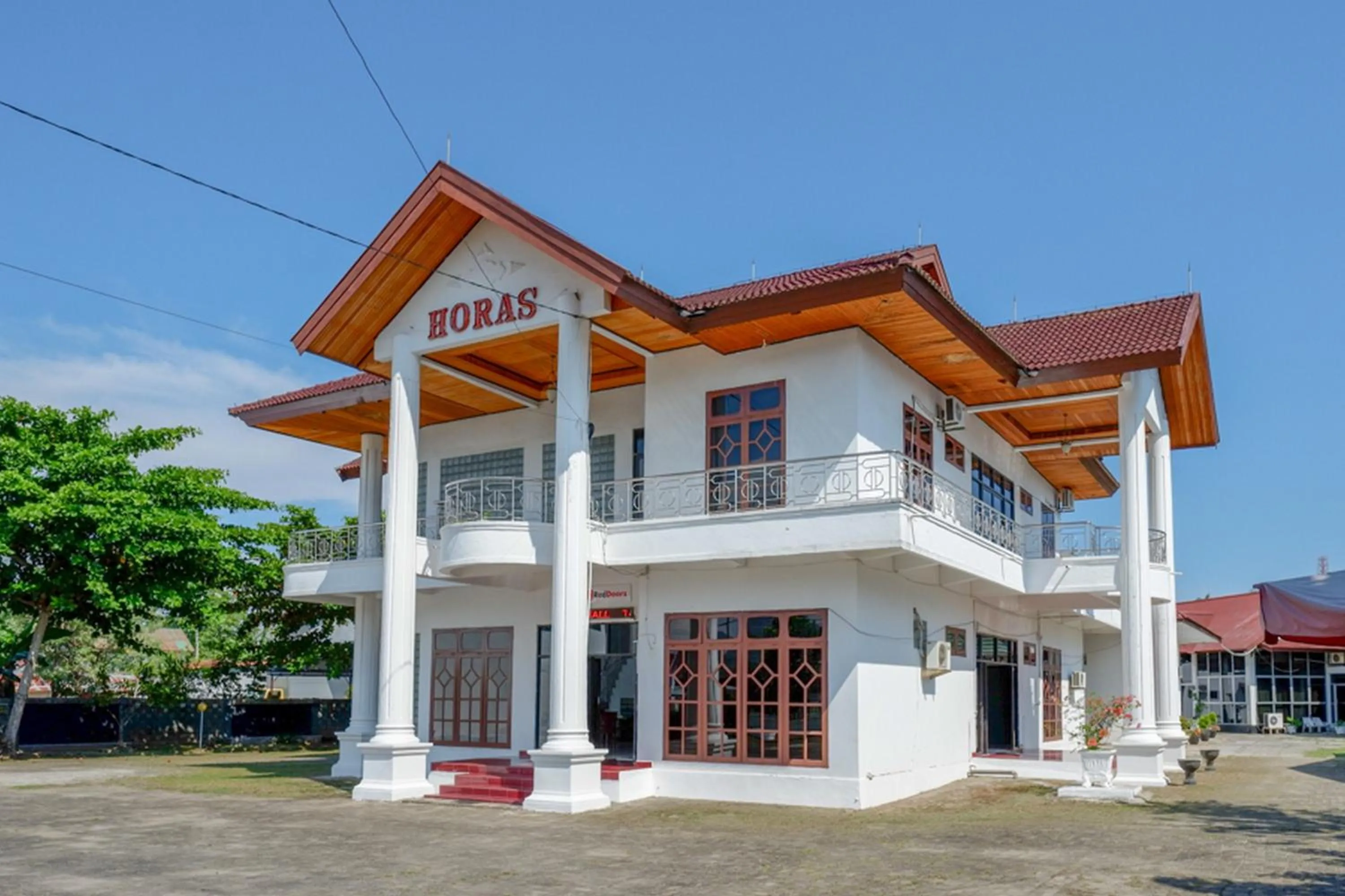 RedDoorz @ Hotel Horas Palopo