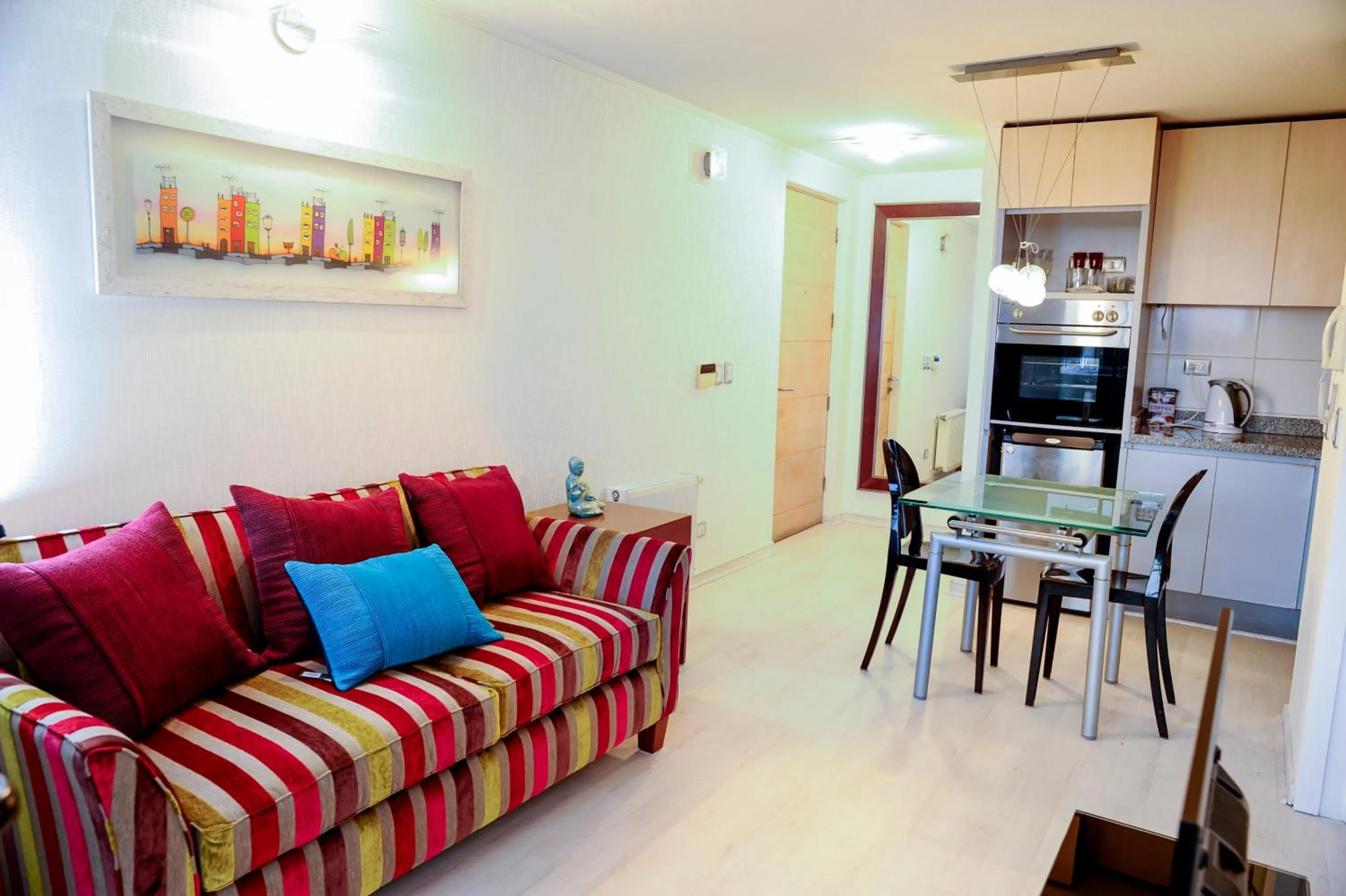 Chilean Suites and Apartment