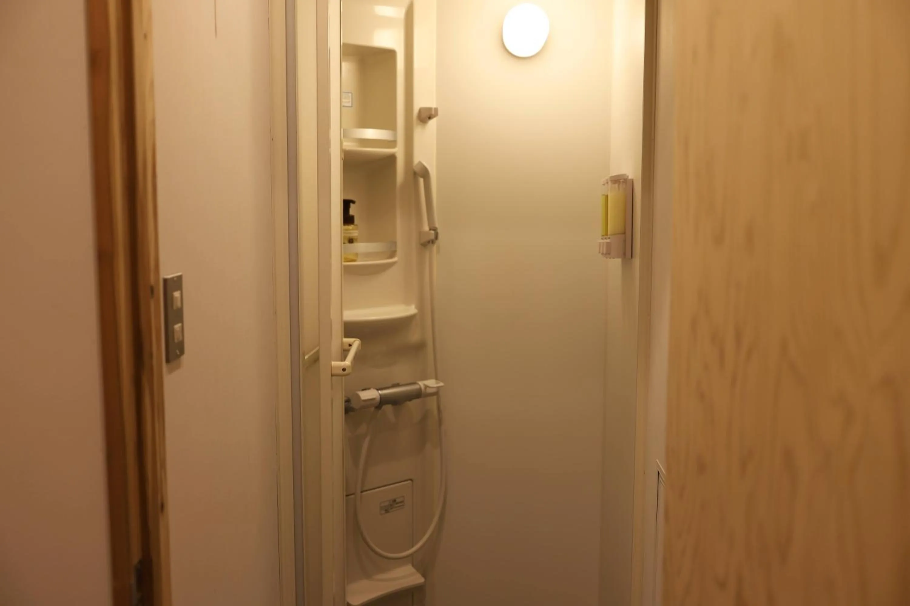 Shower in nirasakiyaSTAY