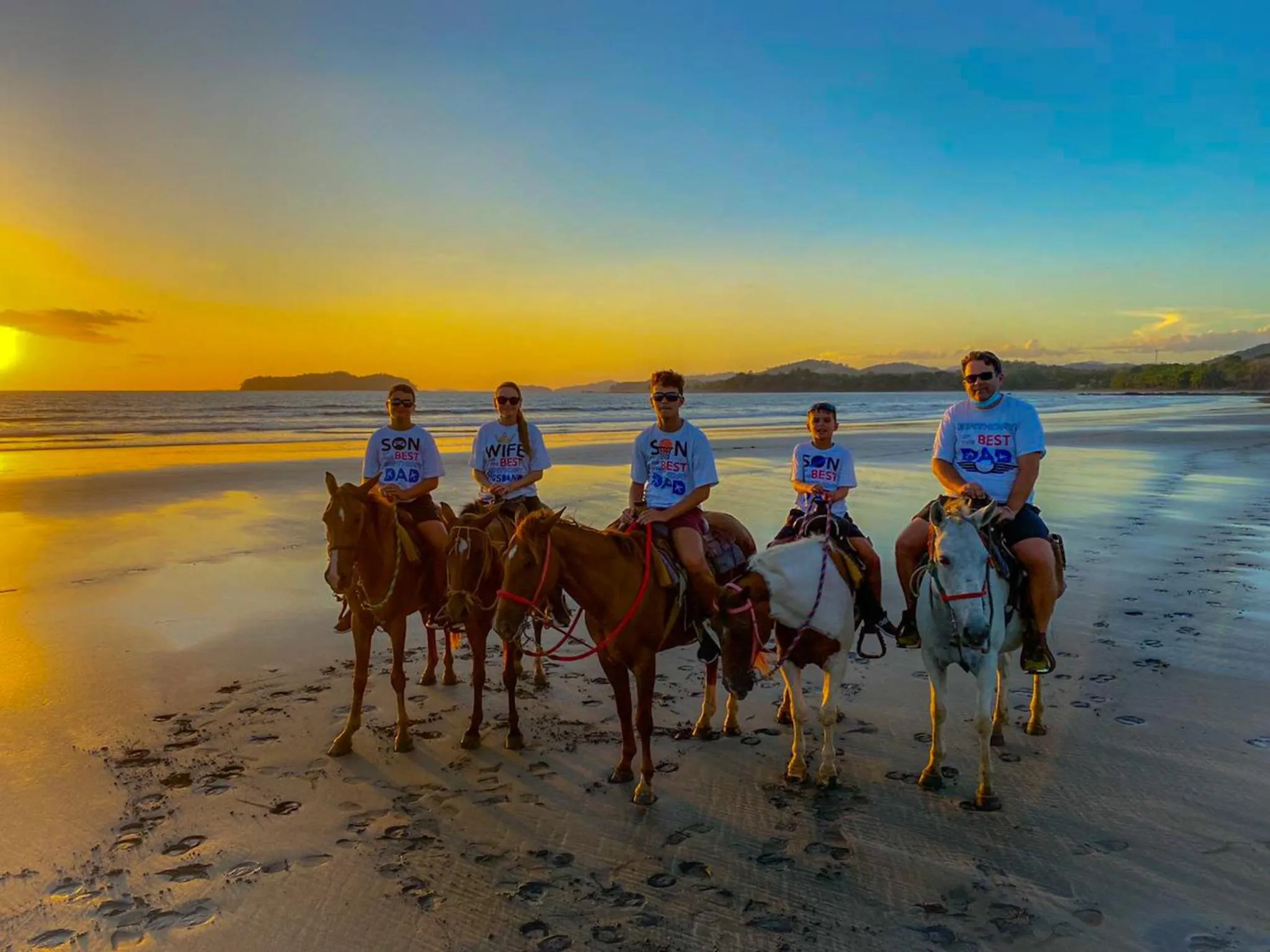 People in Hotel Santa Catalina Panamá