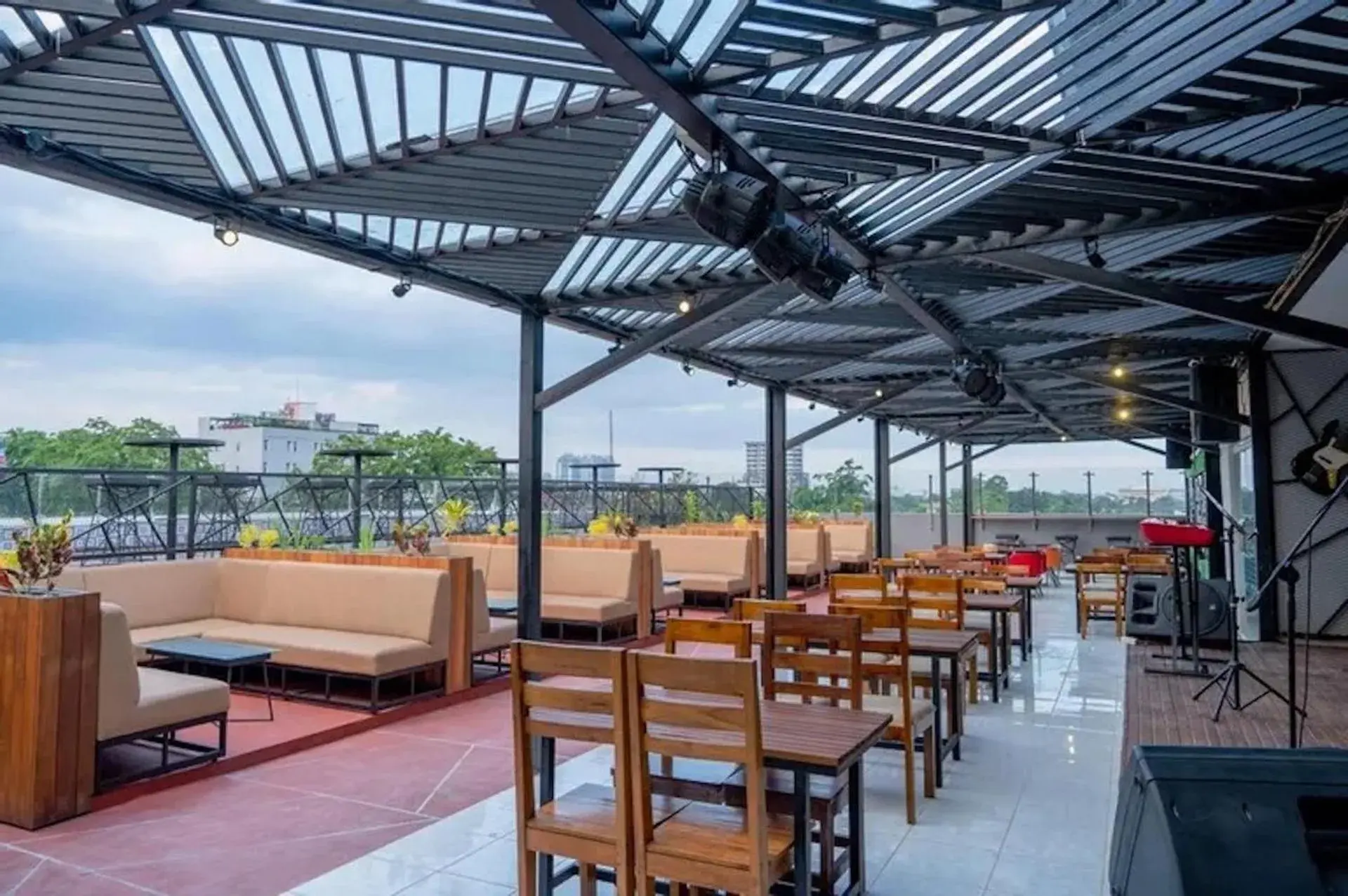 Restaurant/places to eat in De'Tonga Hotel Restaurant/places to eat in De'Tonga Hotel