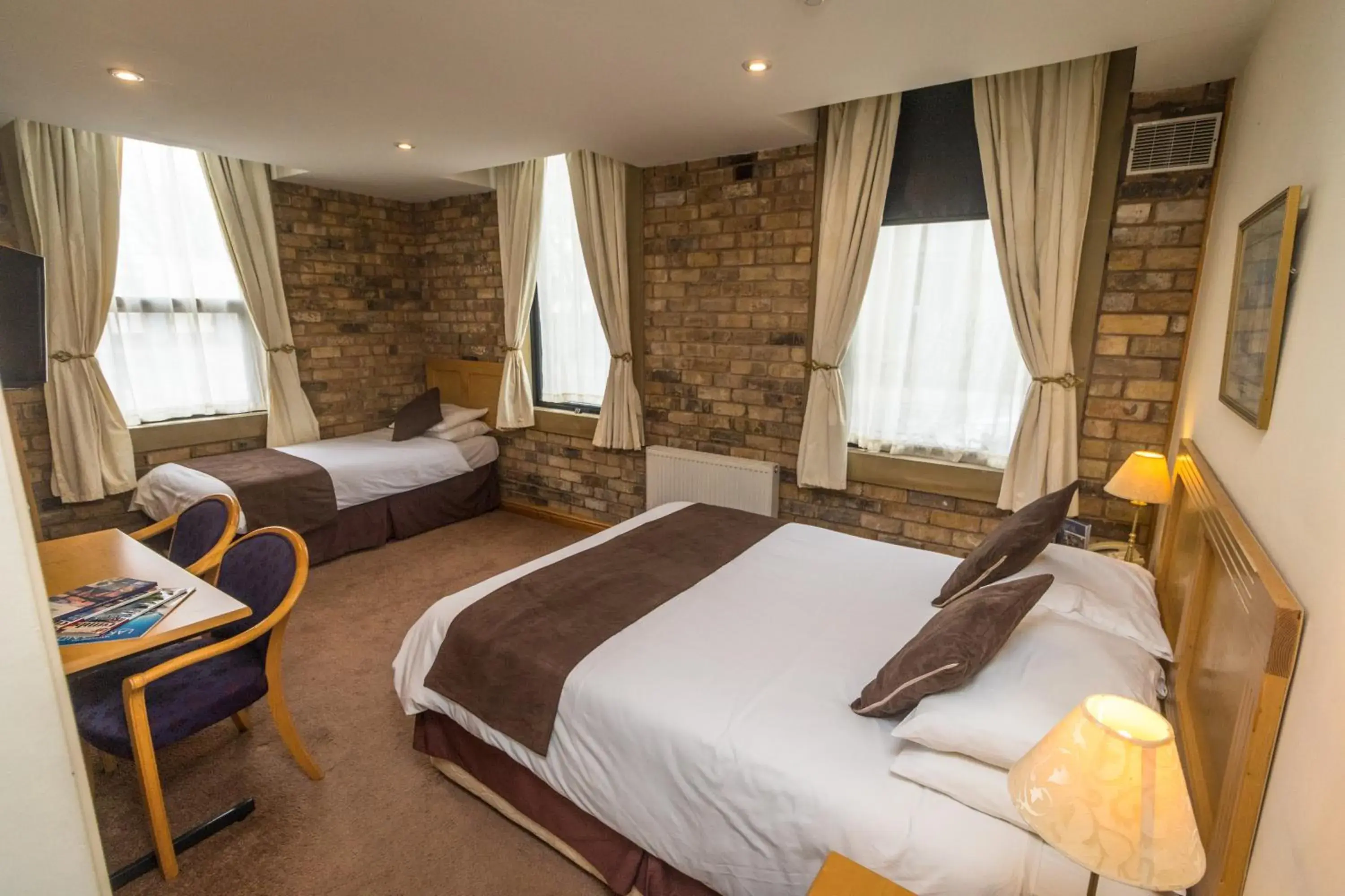 Standard Family Room in The Sleepwell Inn Standard Family Room in The Sleepwell Inn