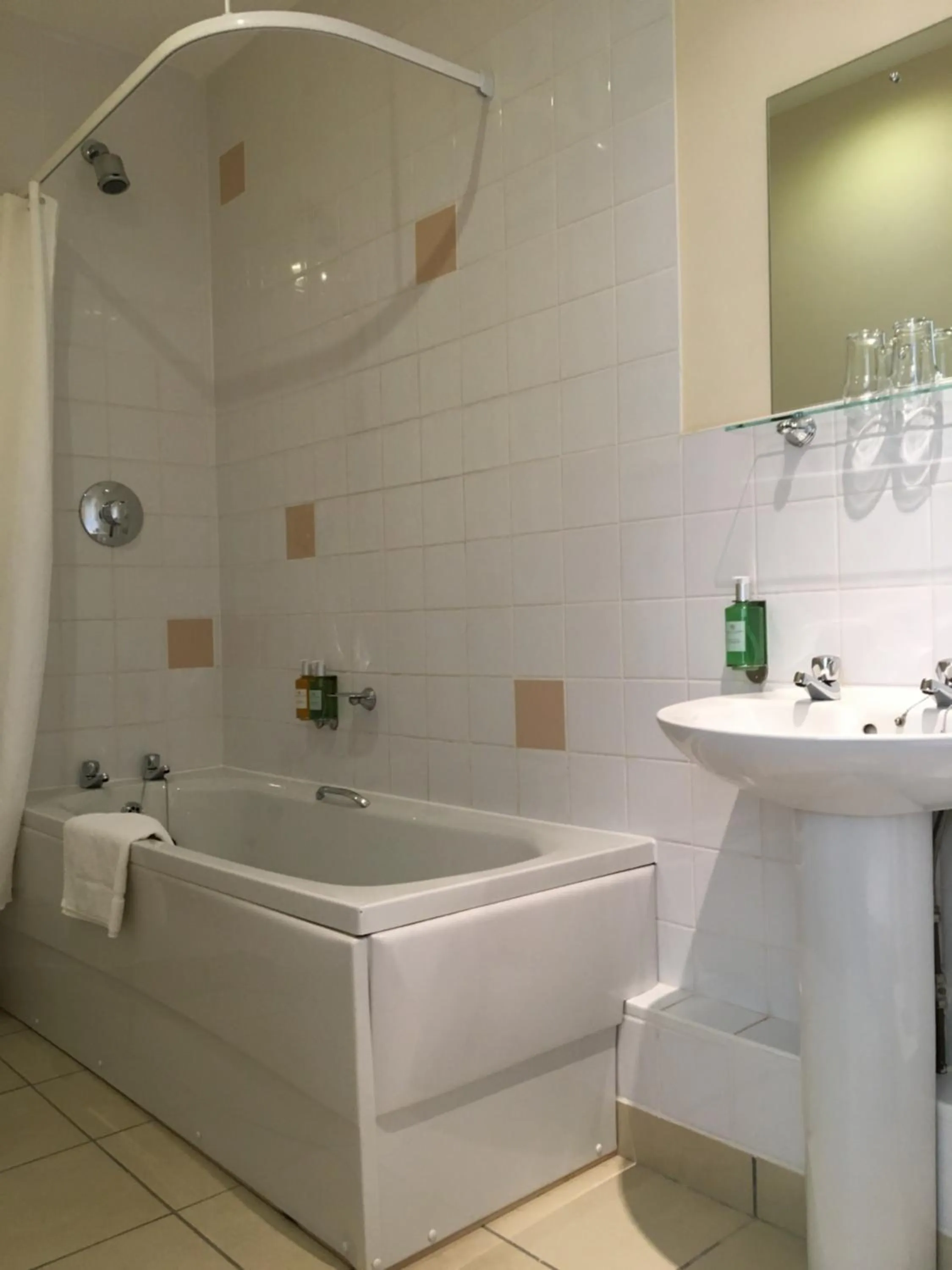 Hot Tub in The Sleepwell Inn