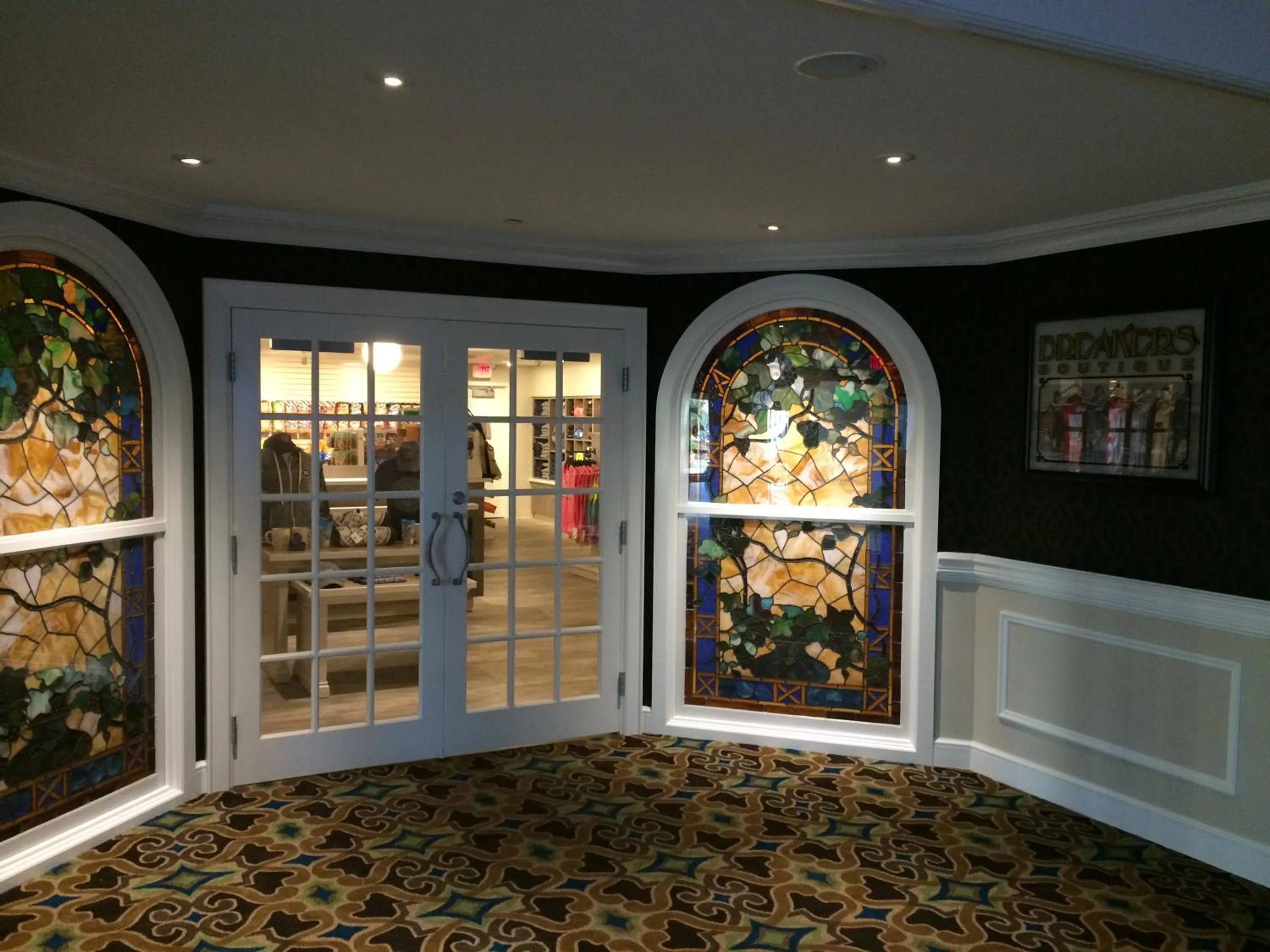 On-site shops in Cedar Point Hotel Breakers